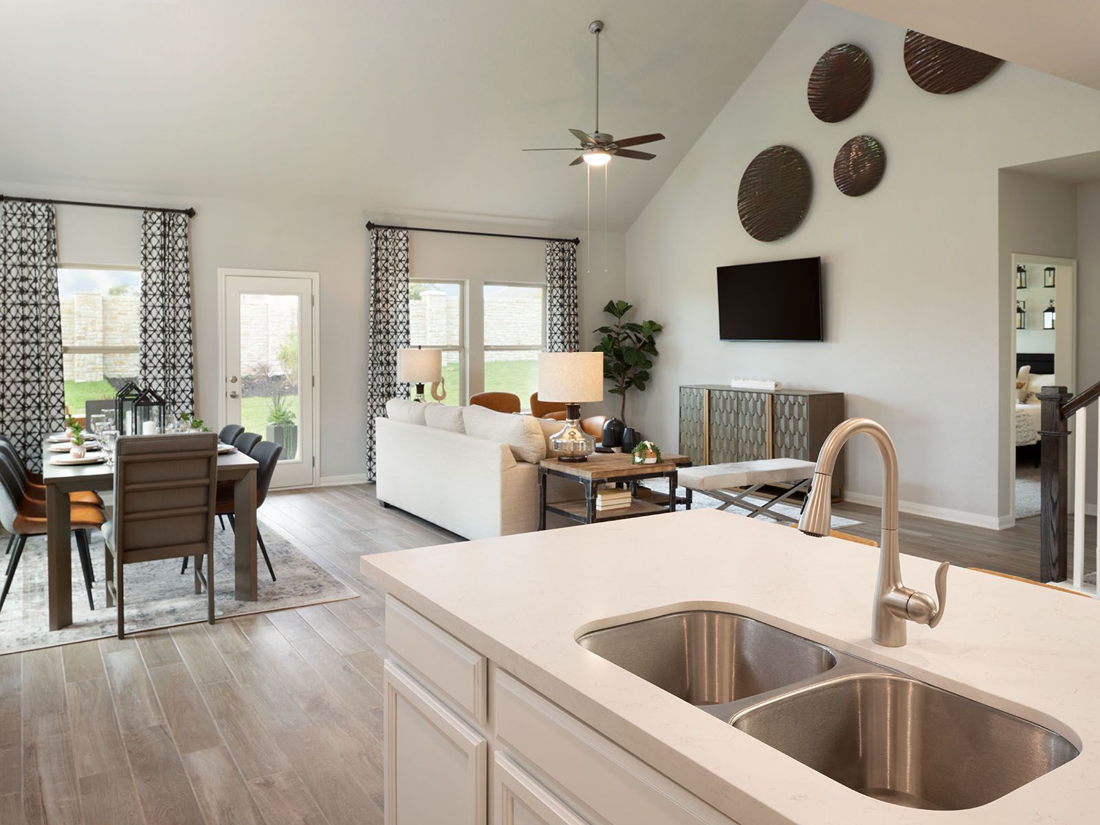 The open floorplan makes the Legacy great for entertaining.