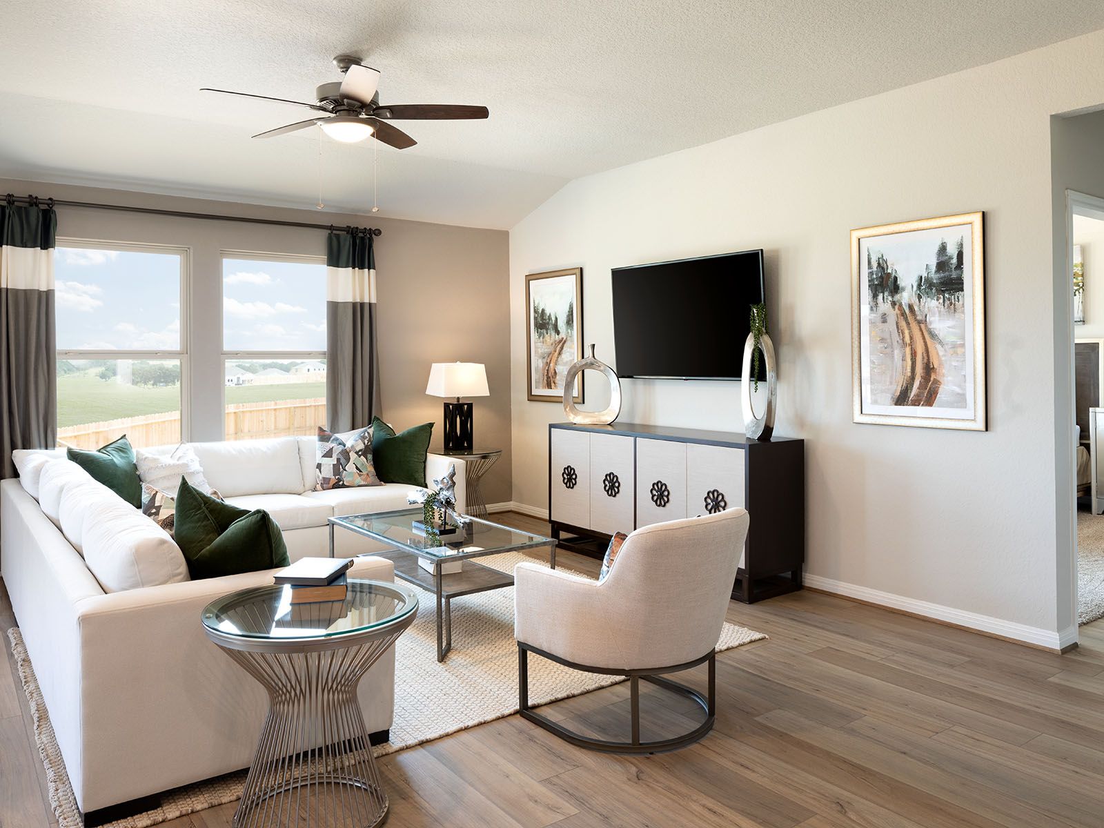 The open floorplan provides excellent entertaining.