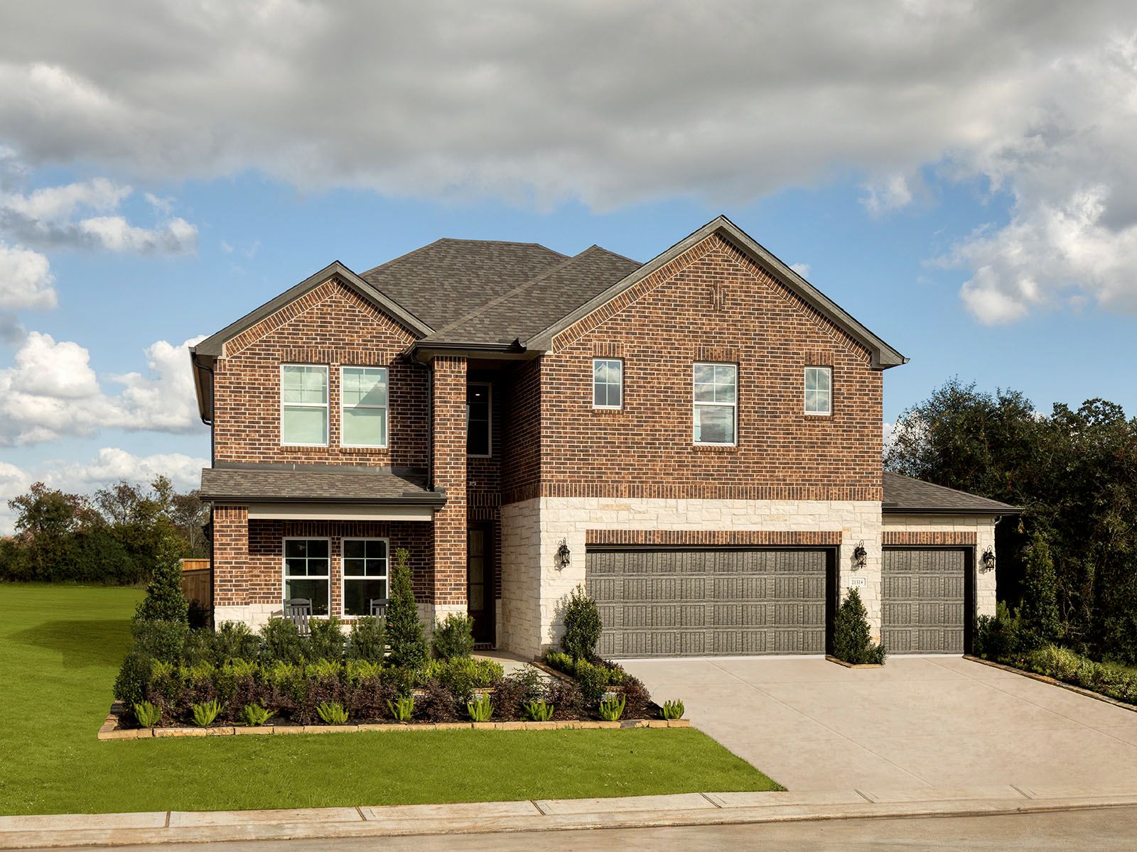 The Kendall modeled at Alexander Estates.