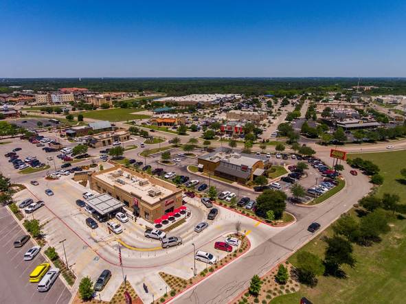 Turner's Village is just minutes from quality shopping, dining, and entertainment in Buda.