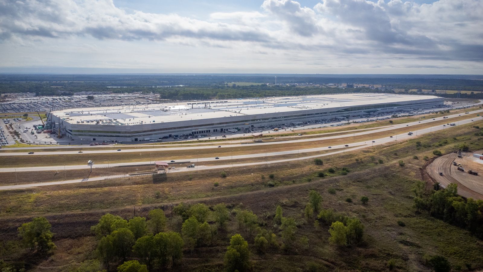 The Tesla Gigafactory is now open along Highway 71 towards Downtown Austin.
