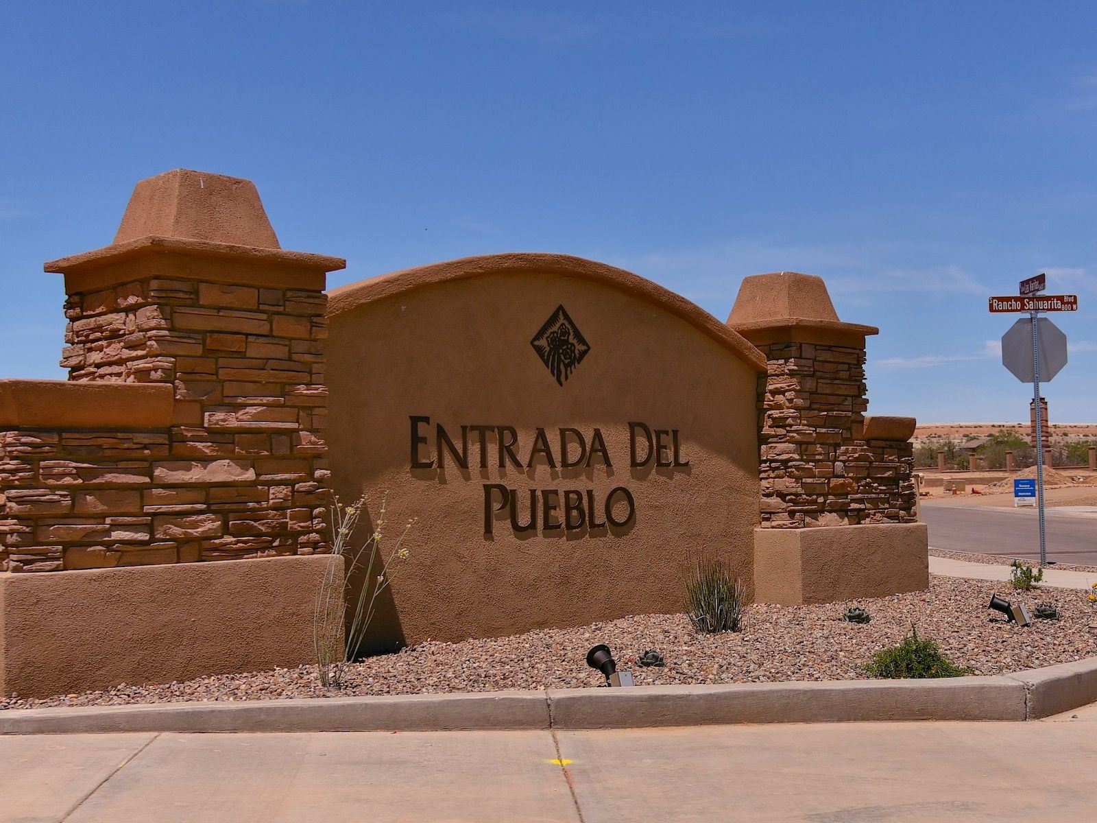 Entrada del Pueblo in Sahuarita, AZ