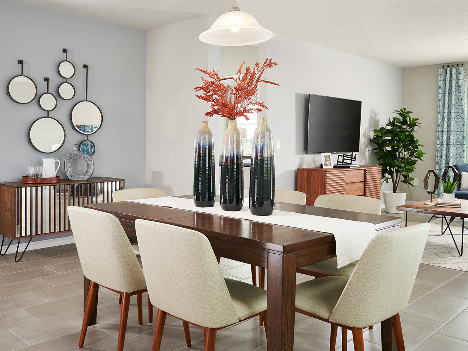 Dining room of the Daphne plan modeled at Villamar.