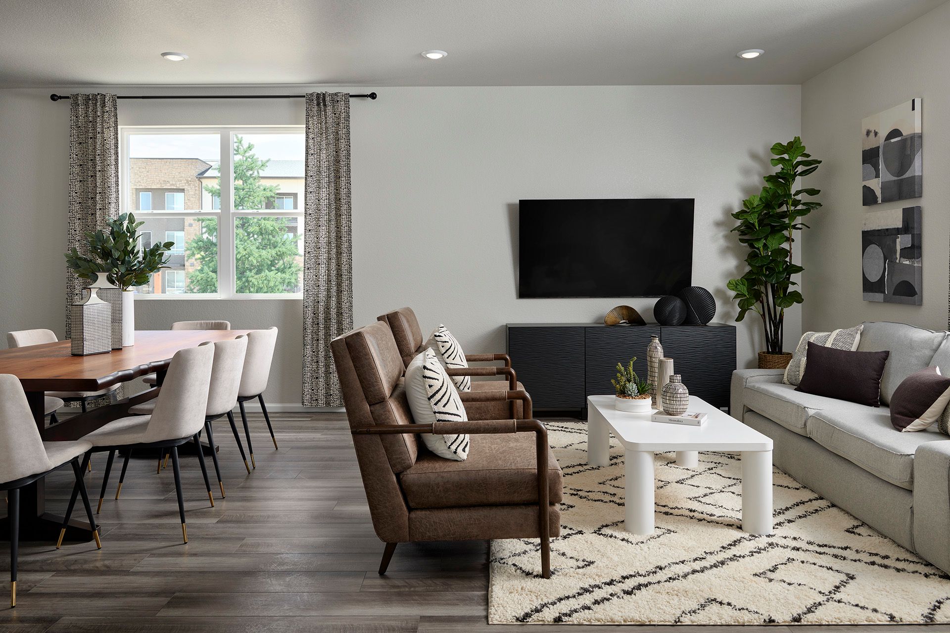 The Woodland floorplan modeled at Horizon Uptown.