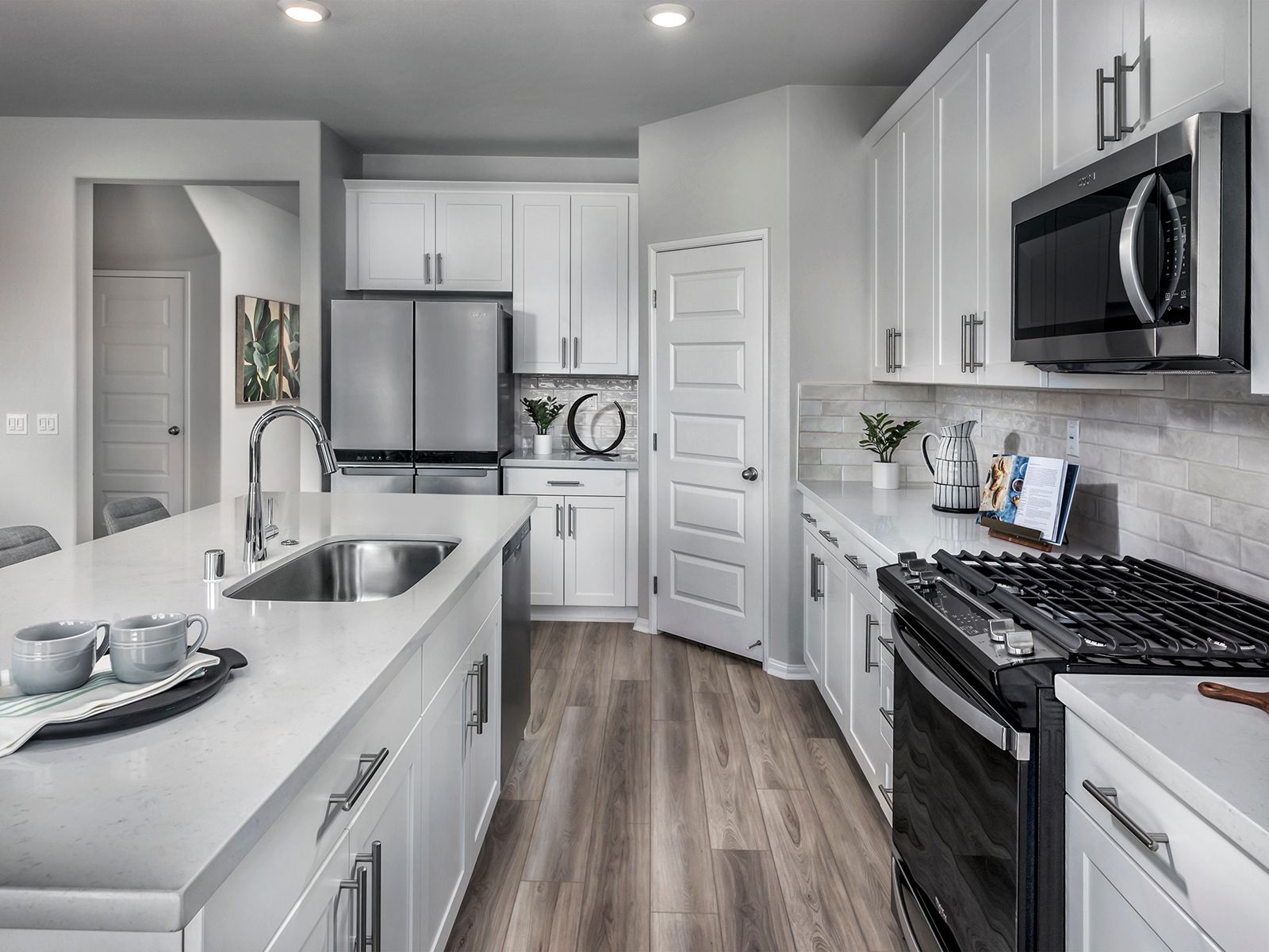 19541 Hanging Rock Road. Lake Elsinore, CA 92532