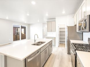 The Vail - Horizon Uptown: The Mountain Collection: Aurora, Colorado - Meritage Homes