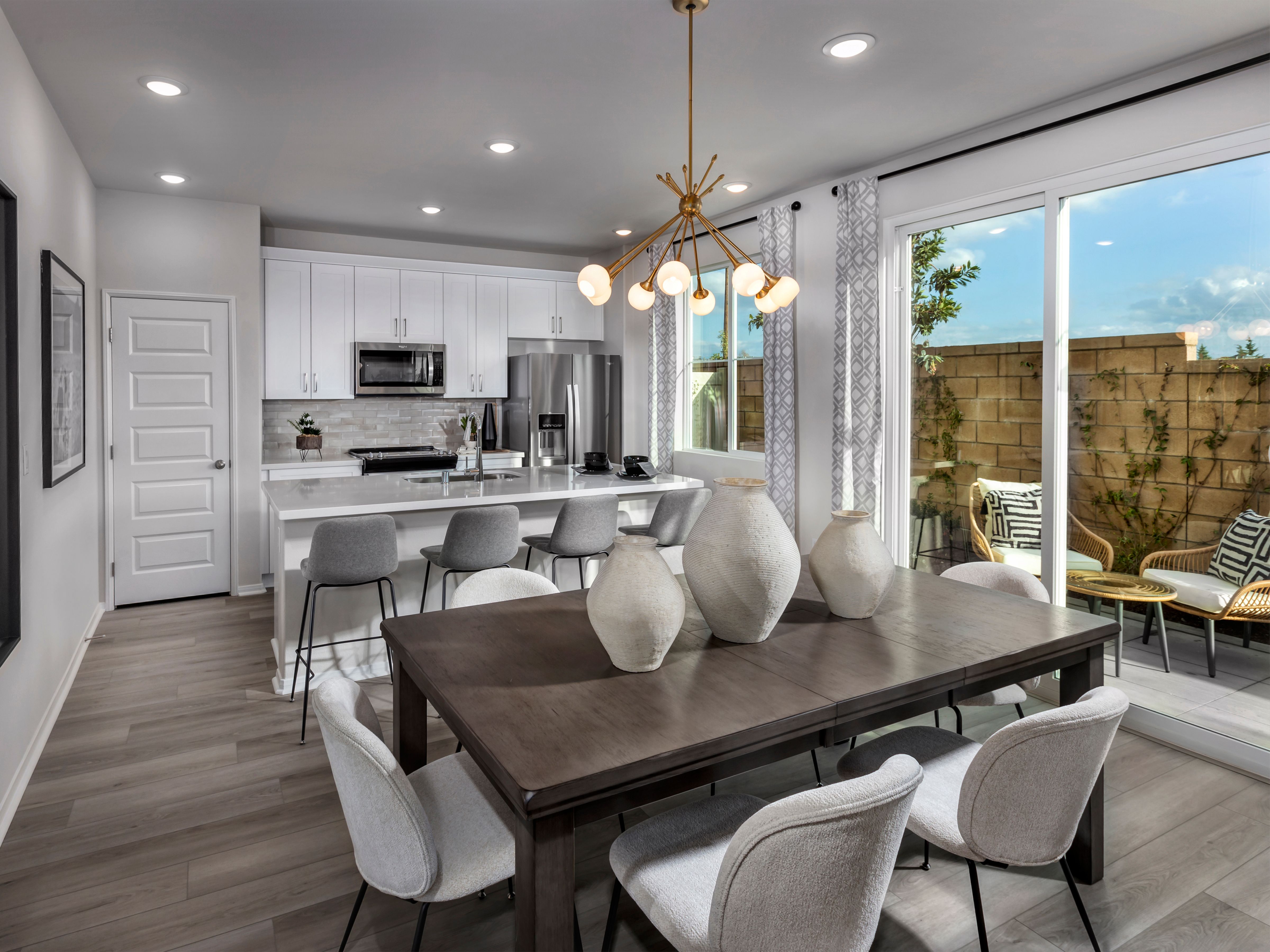 Residence 1 - Dining