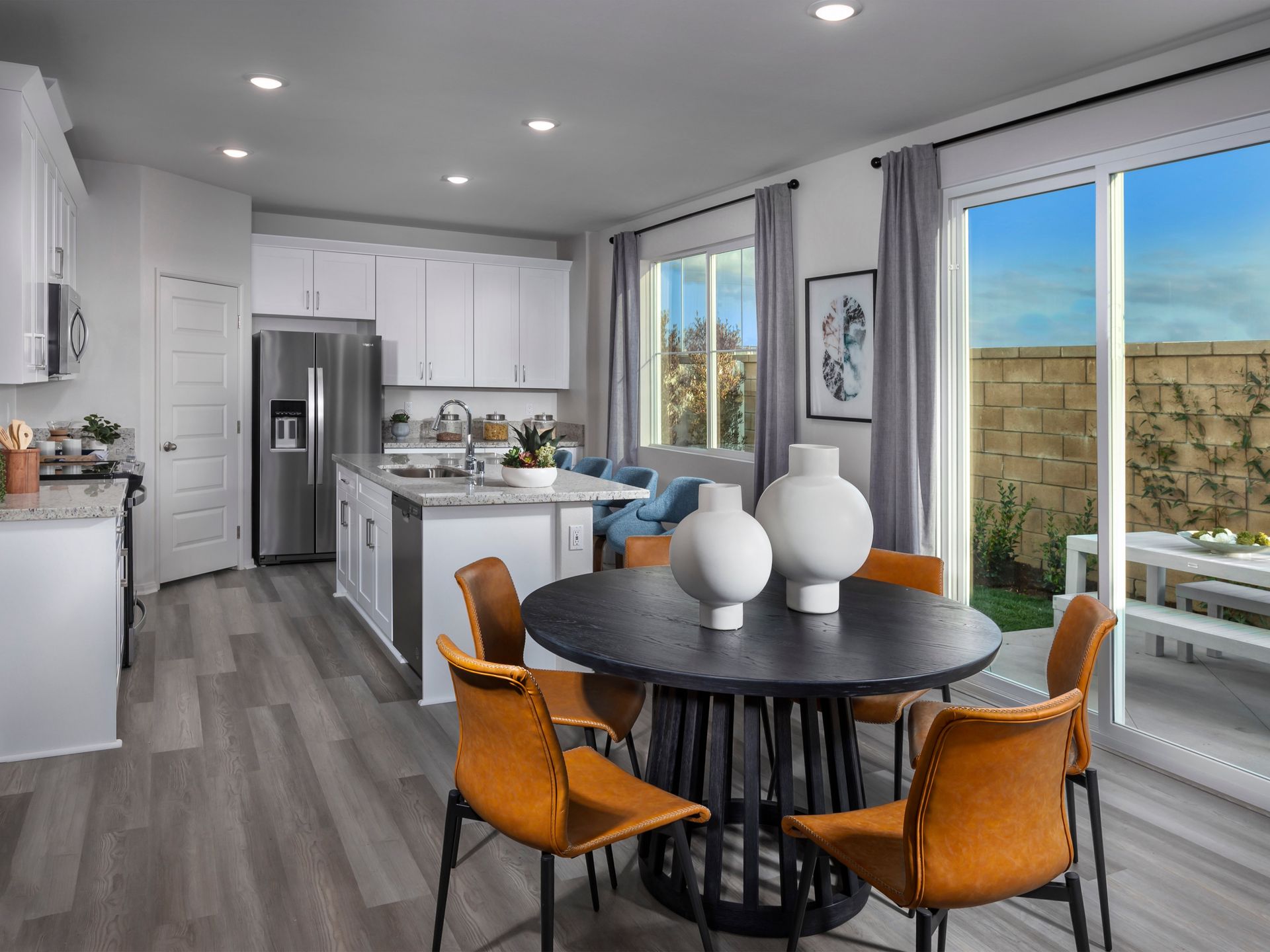 Residence 3 - NEW - dining