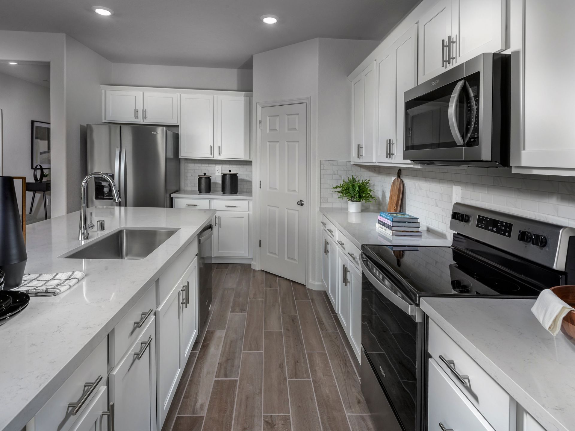 Residence 3 Gallery - NEW - kitchen 2
