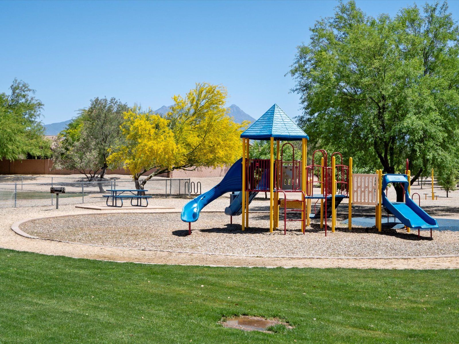Located within the top-rated Sahuarita School District, you'll love all of the amenities this family-friendly community has to offer.