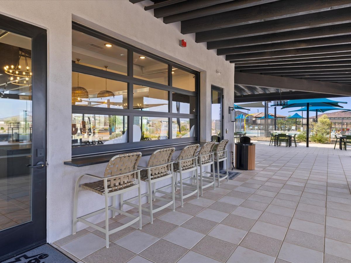 Community Patio at Paloma Creek