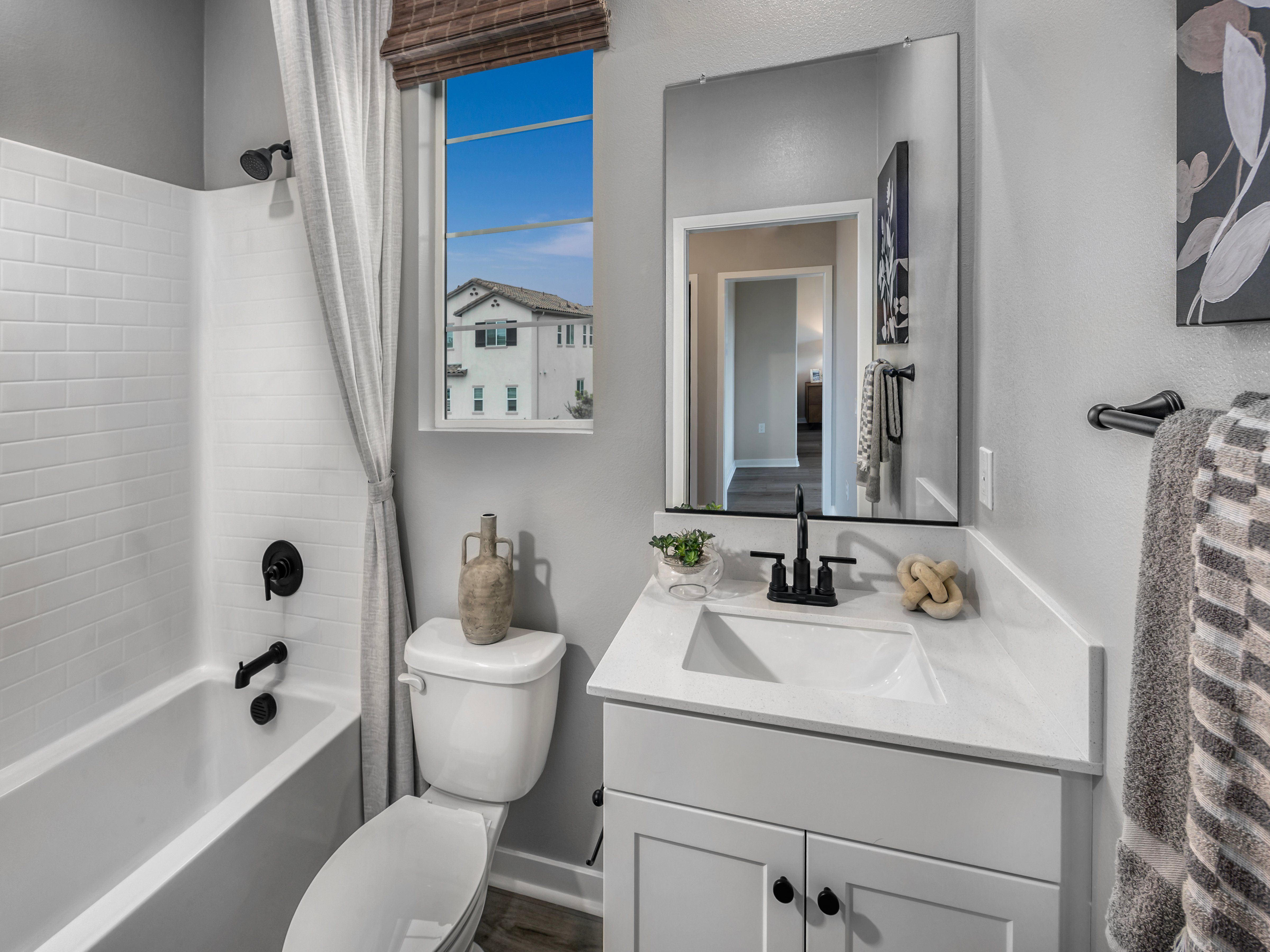 Residence 4 - Cabrilla at Ponte Vista: San Pedro, California - Meritage Homes