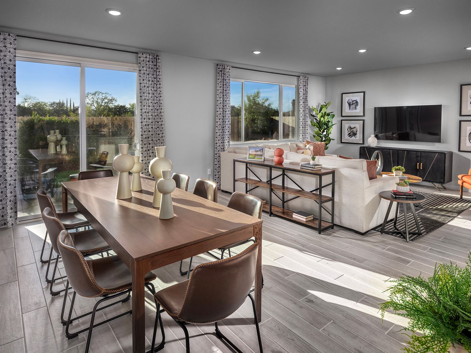 Dining room at a Meritage Homes community in Elk Grove, CA.