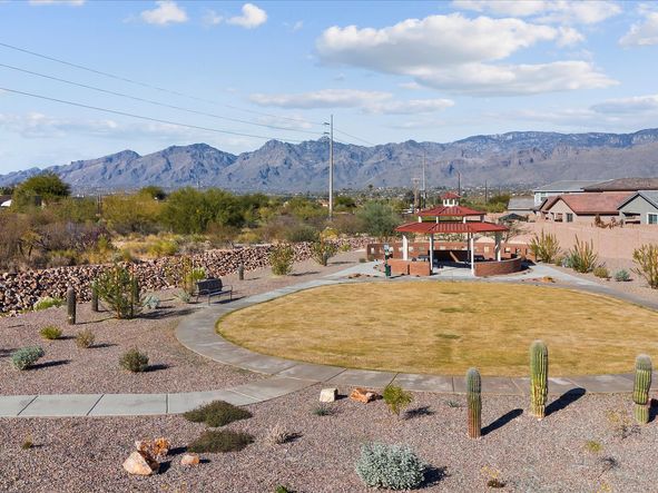 Take the dogs for a walk or enjoy lunch under the covered picnic tables.
