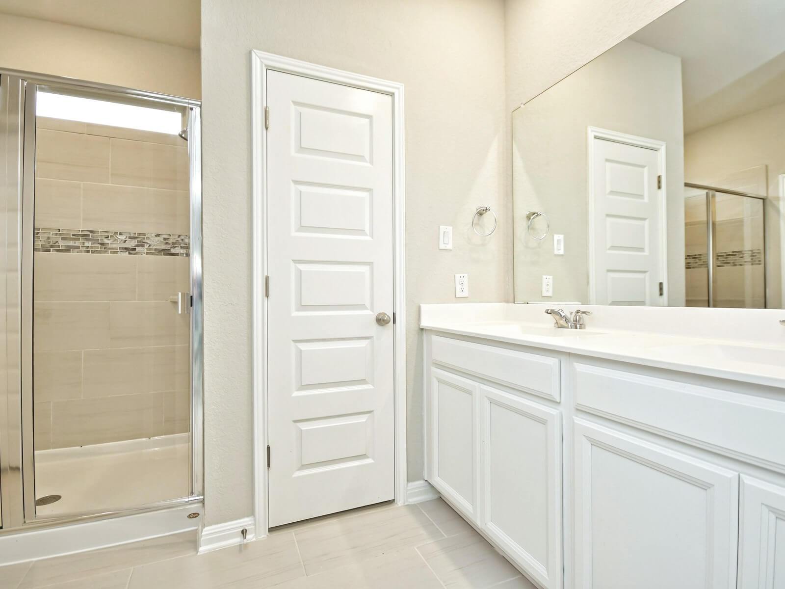 Primary suite in the San Saba floorplan at a Meritage Homes community.