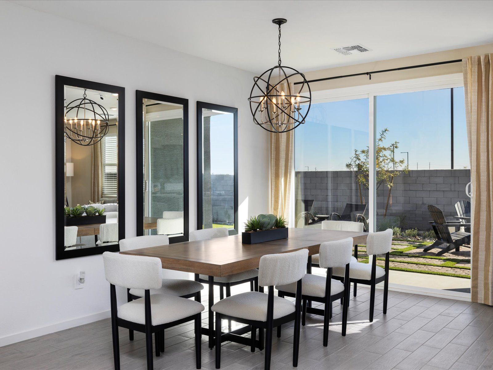 Dining Area in Lark Floorplan modeled at Allure Vista