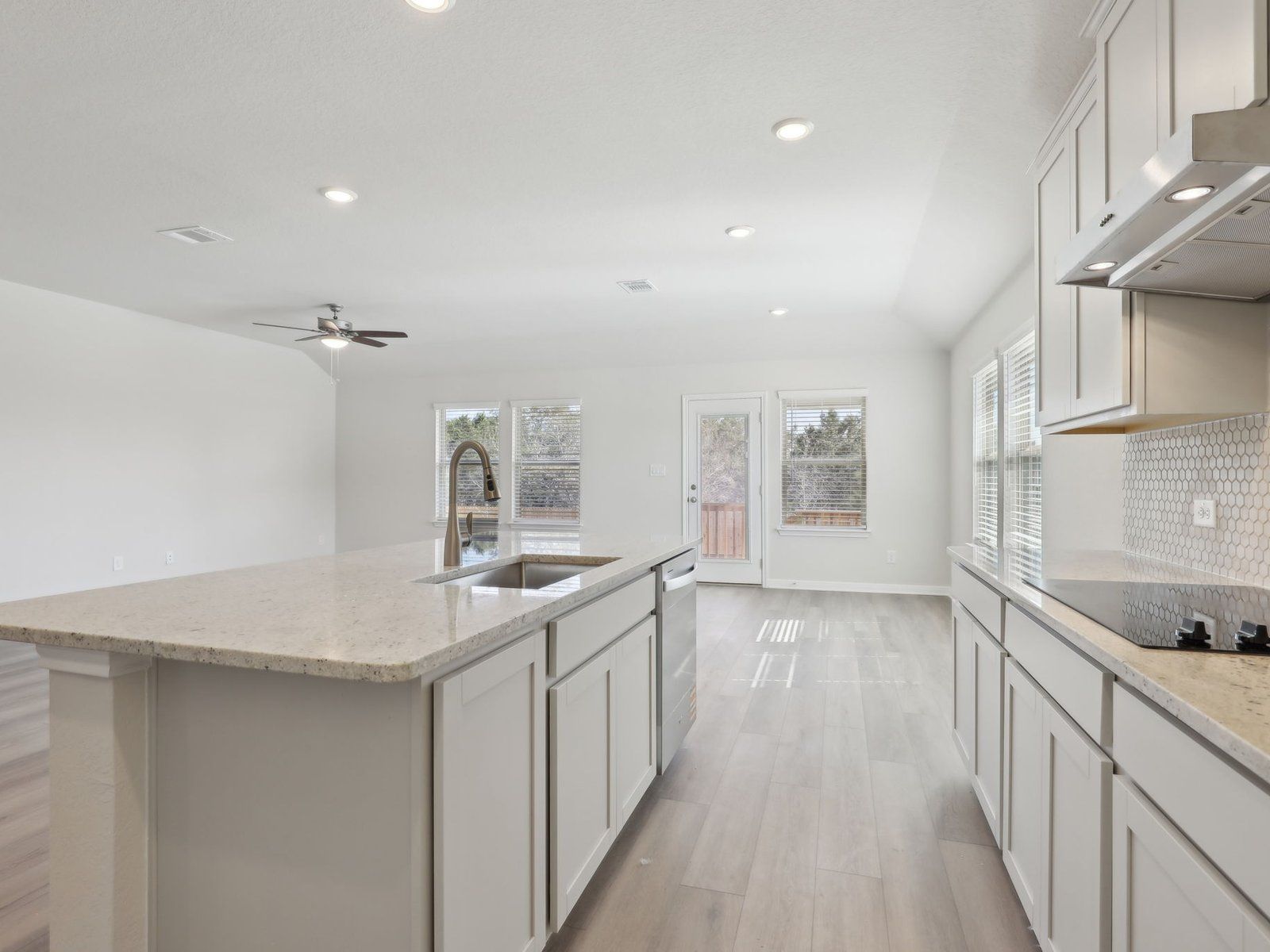 SAN_Legendary Trails_Fitzhugh_C402_Kitchen_120 Shelton Pass_013.jpg