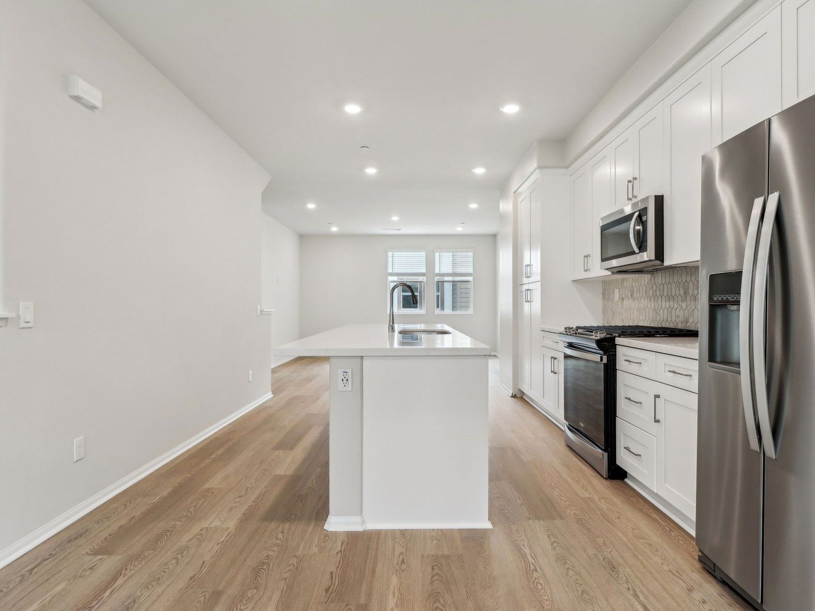 219 Aurora Lane (Residence 3)