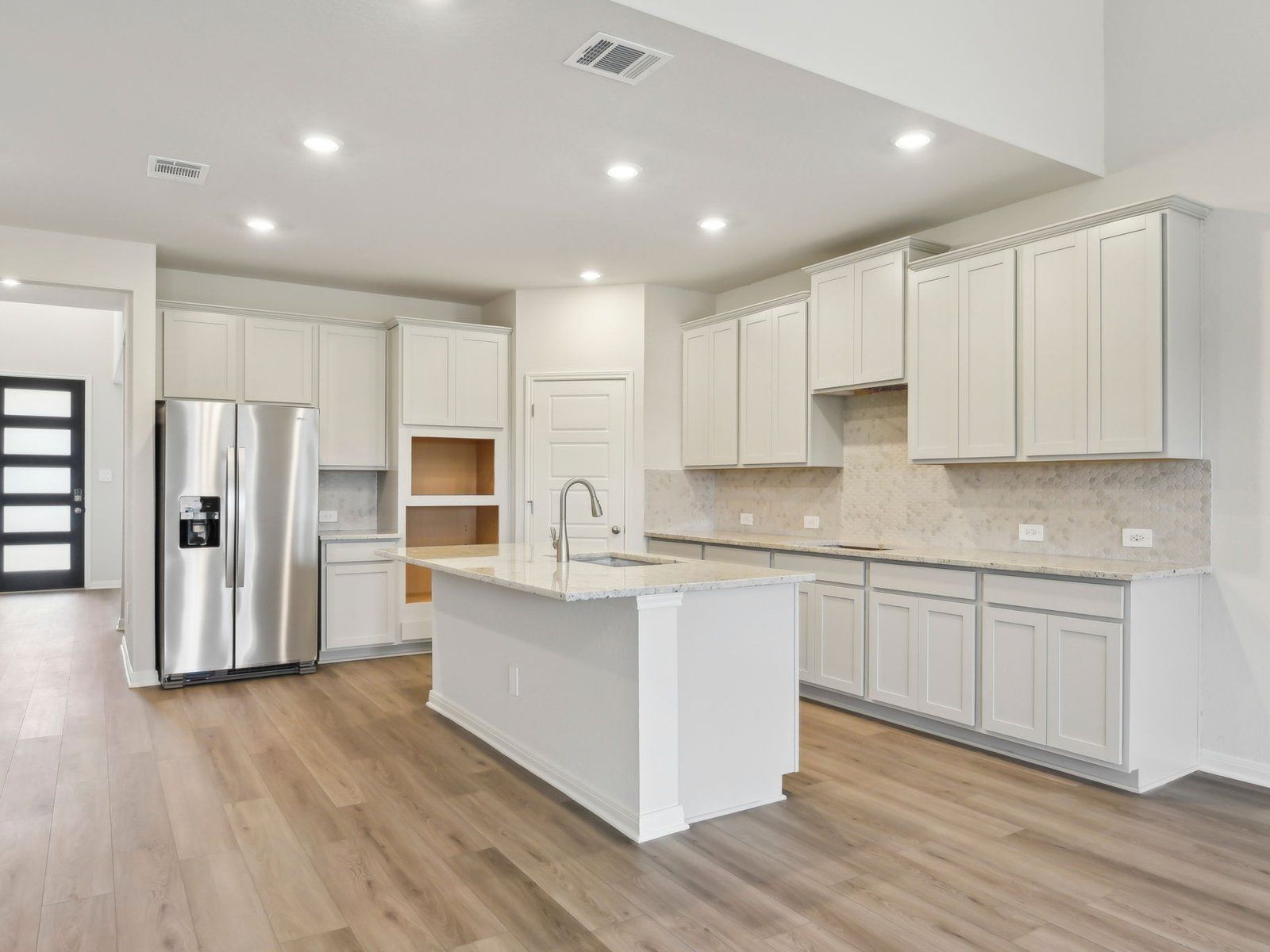 SAN_Estancia Ranch_Legacy_C453_Kitchen_839 Black Horse Way_016.jpg