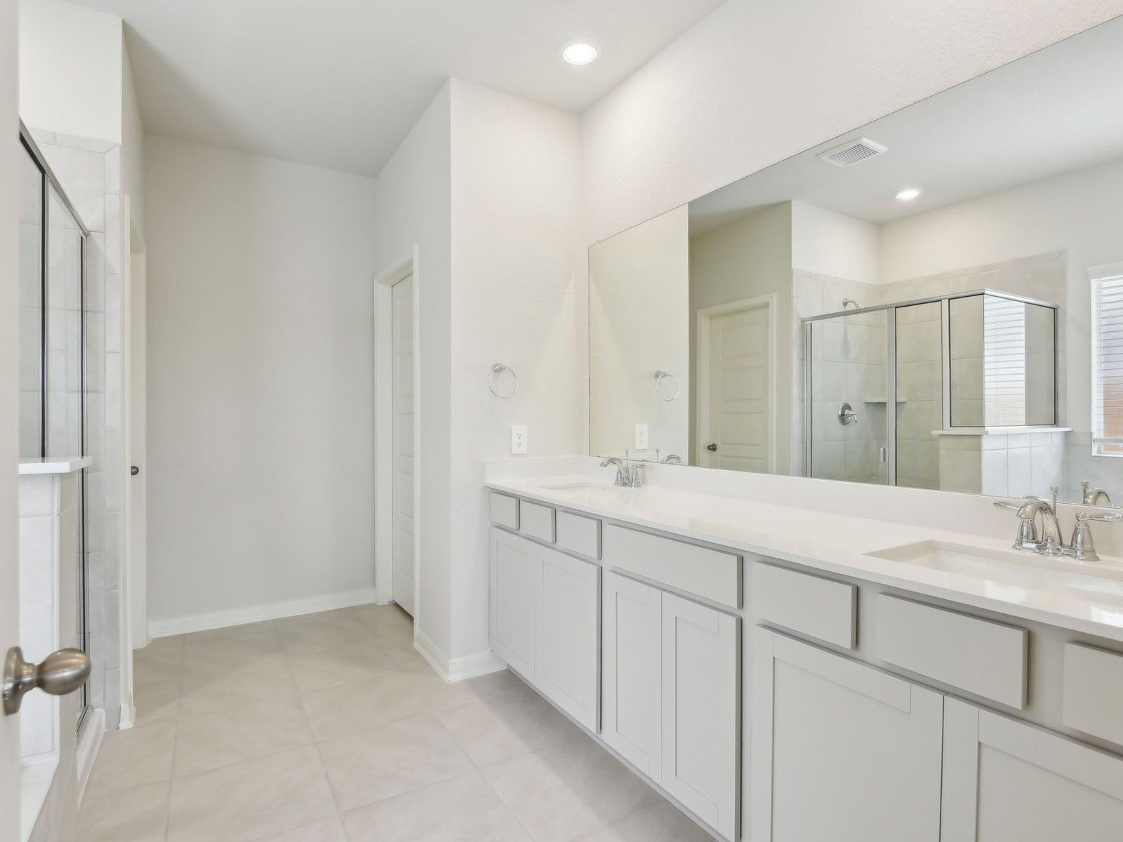 SAN_Estancia Ranch_Legacy_C453_Primary Bath_839 Black Horse Way_041.jpg