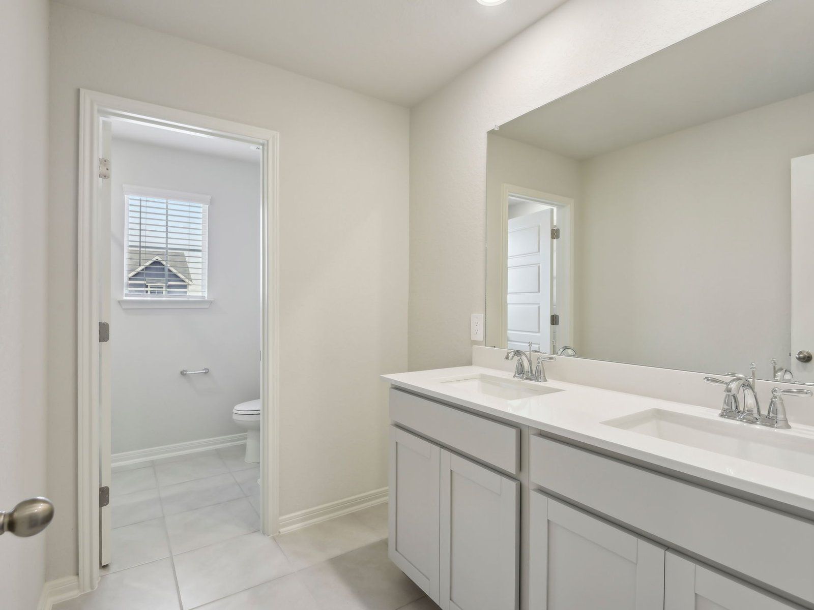 SAN_Estancia Ranch_Legacy_C453_Primary Bath_839 Black Horse Way_033.jpg
