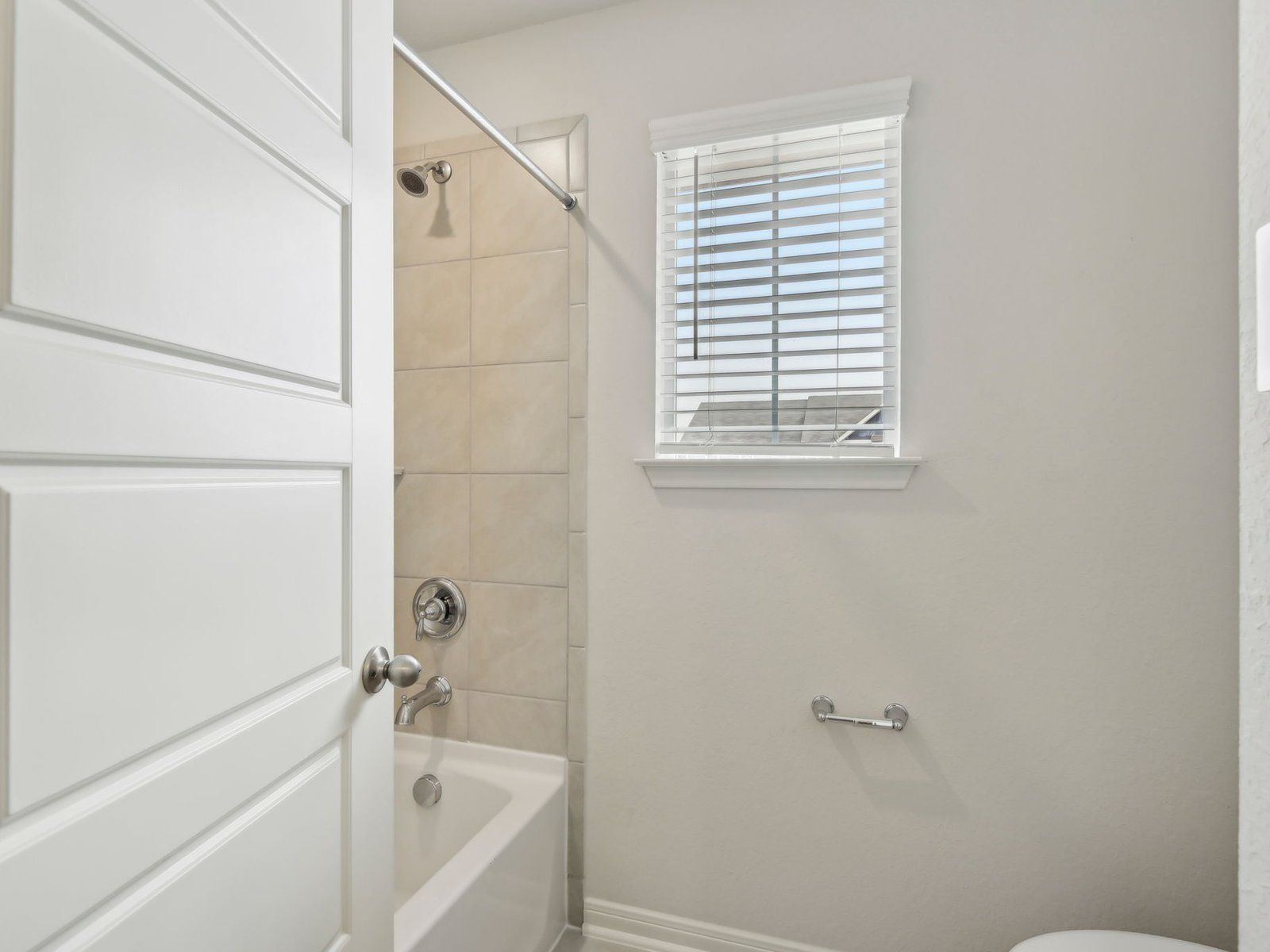 SAN_Estancia Ranch_Legacy_C453_Guest Bath_839 Black Horse Way_034.jpg