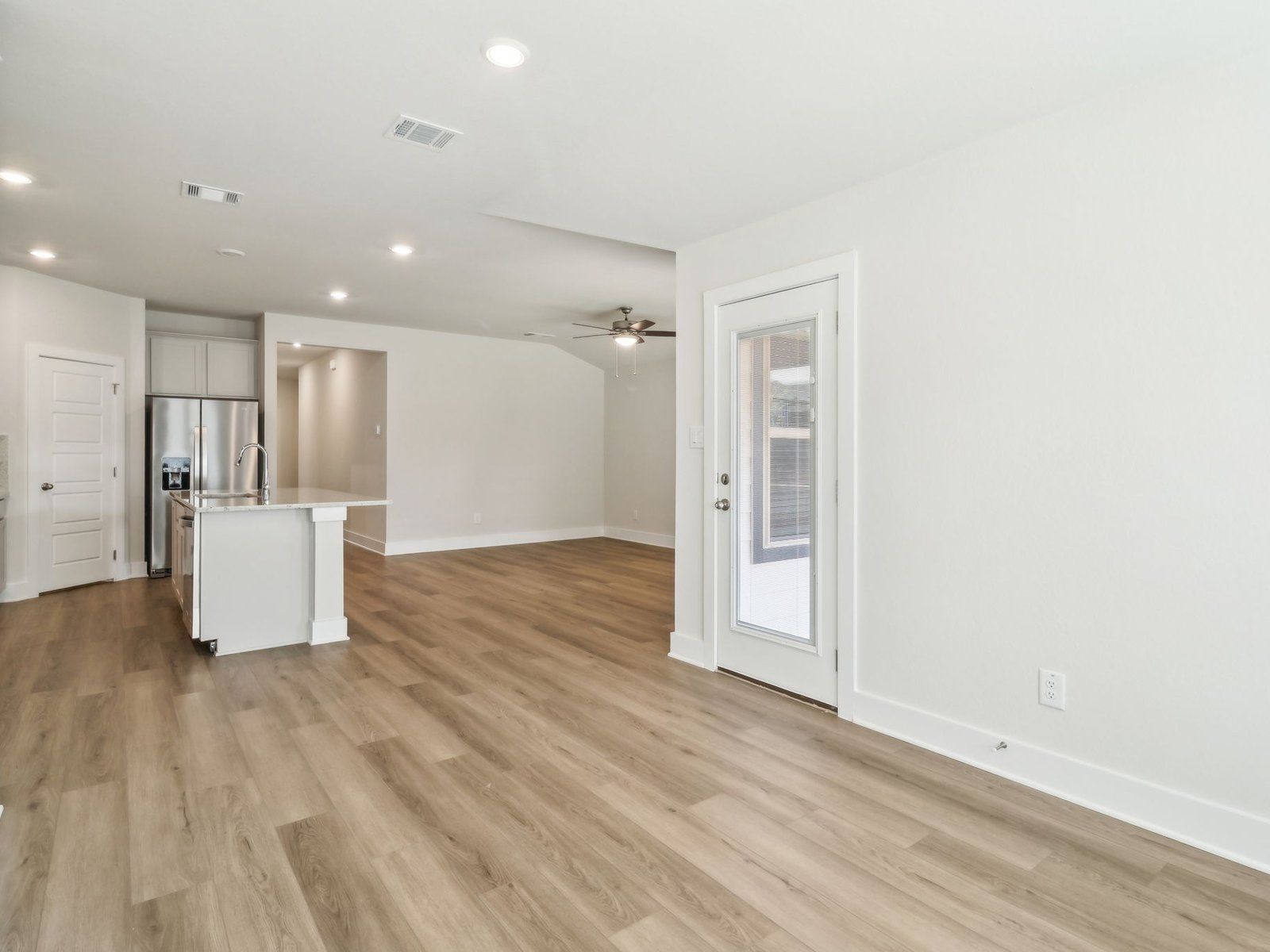 6318 Comanche Coyote (Callaghan (830))