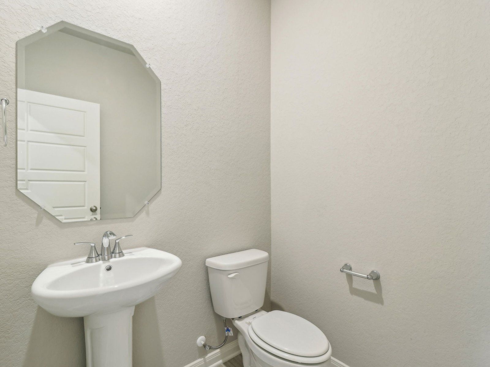 SAN_Autry Pond_McKinnon_C451_Powder Room_18107 Ansley Path_022.jpg