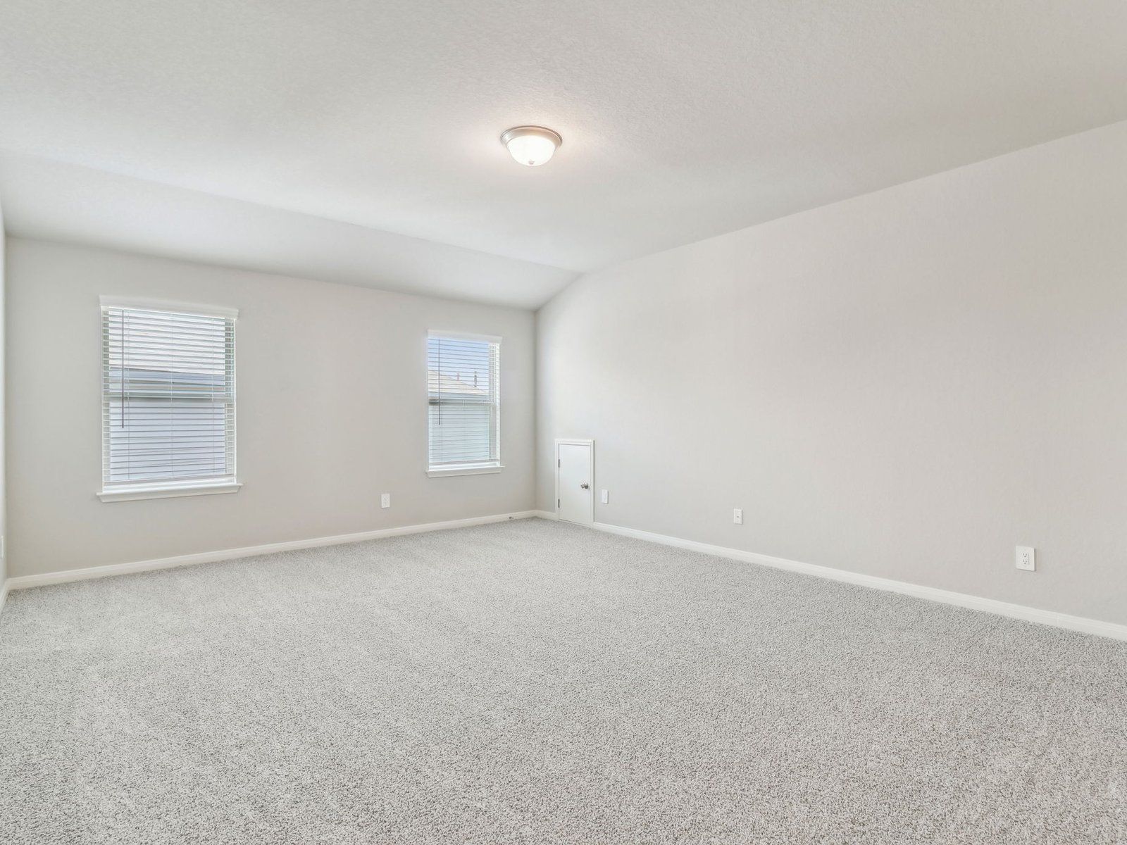 SAN_Autry Pond_McKinnon_C451_Second Floor Landing_18107 Ansley Path_033.jpg