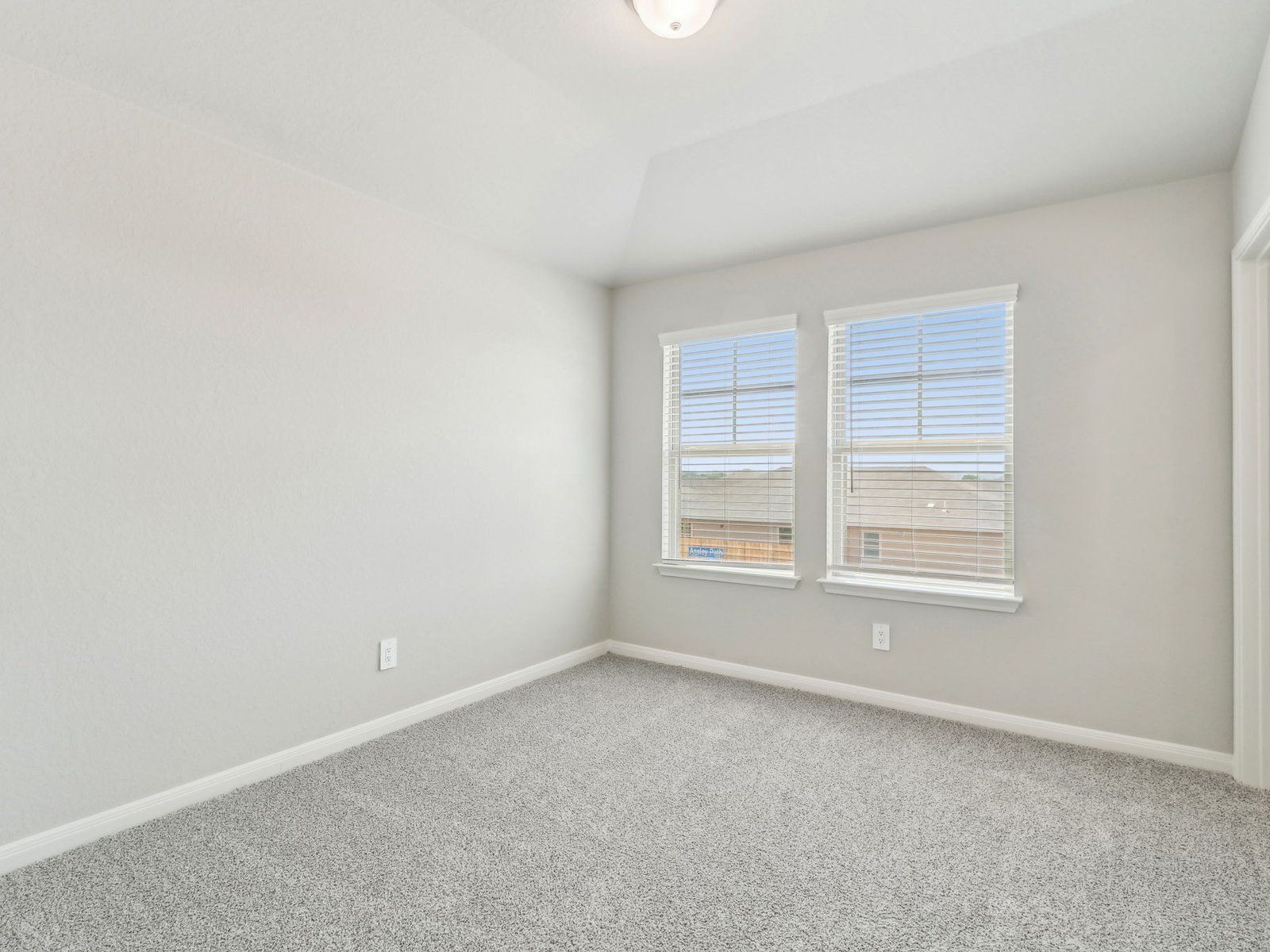 SAN_Autry Pond_McKinnon_C451_Guest Room_18107 Ansley Path_041.jpg