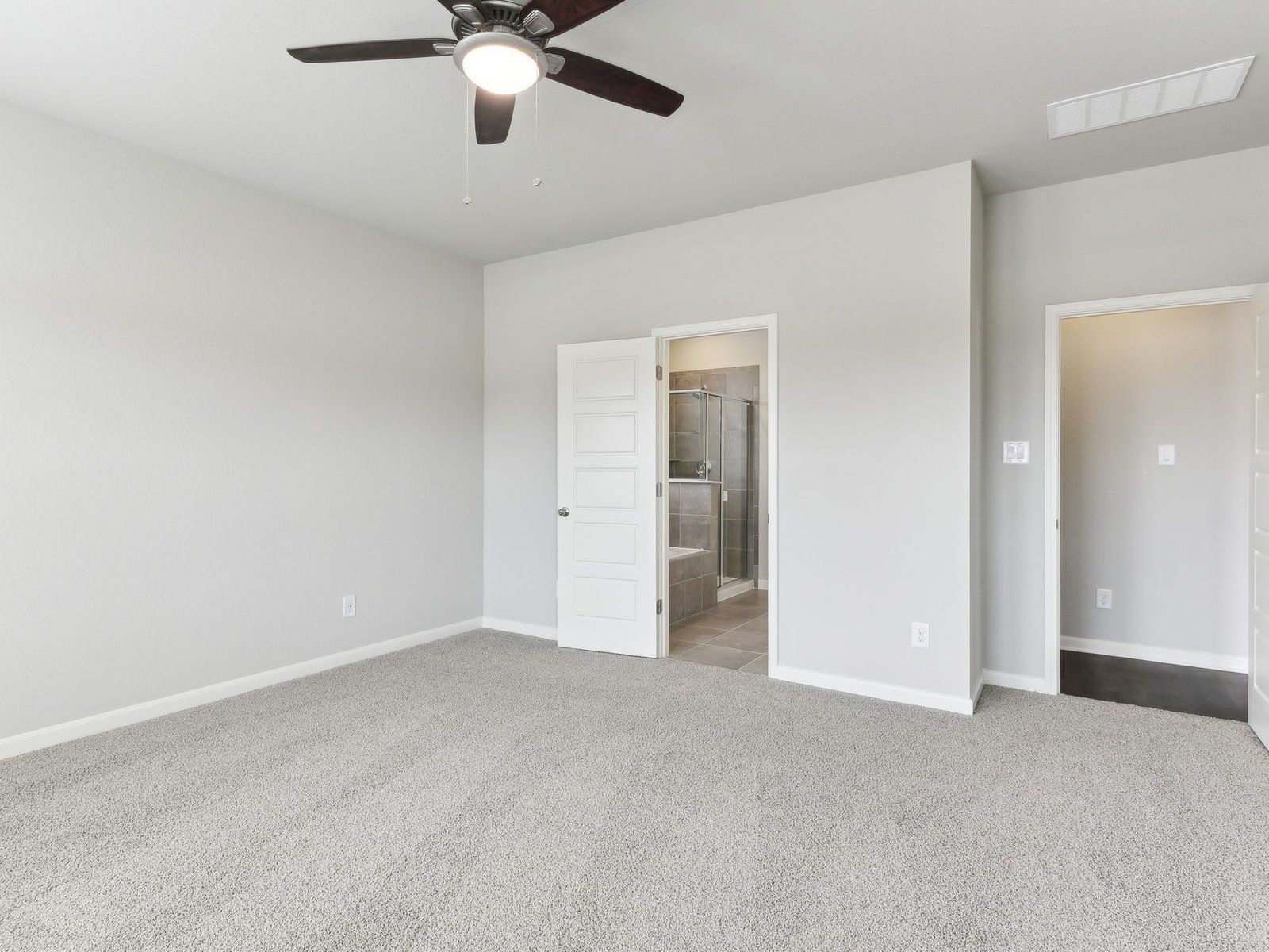 Primary suite in the Matador floorplan at a Meritage Homes community in San Antonio, TX.