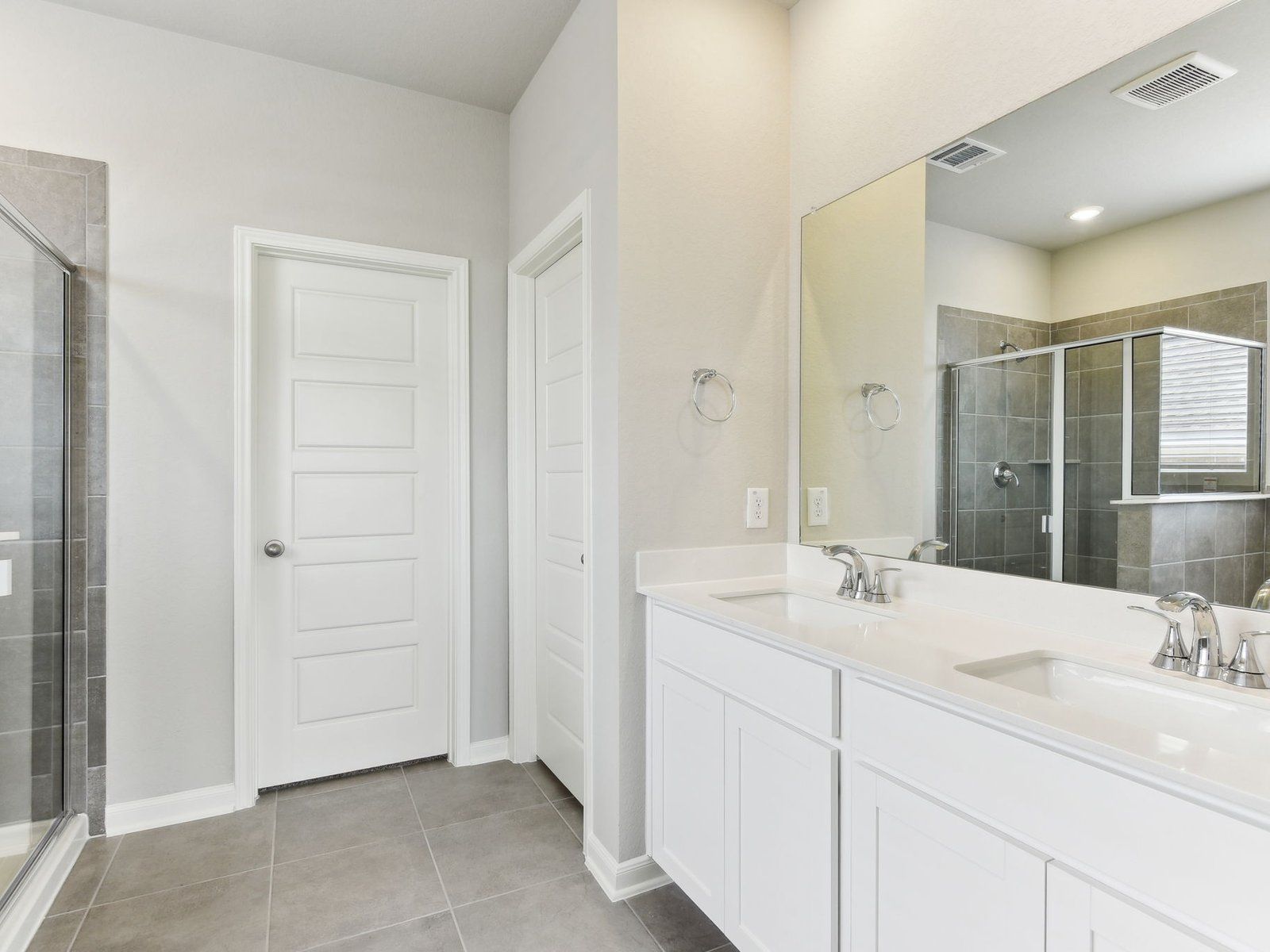 Primary suite bathroom in the Matador floorplan at a Meritage Homes community in San Antonio, TX.