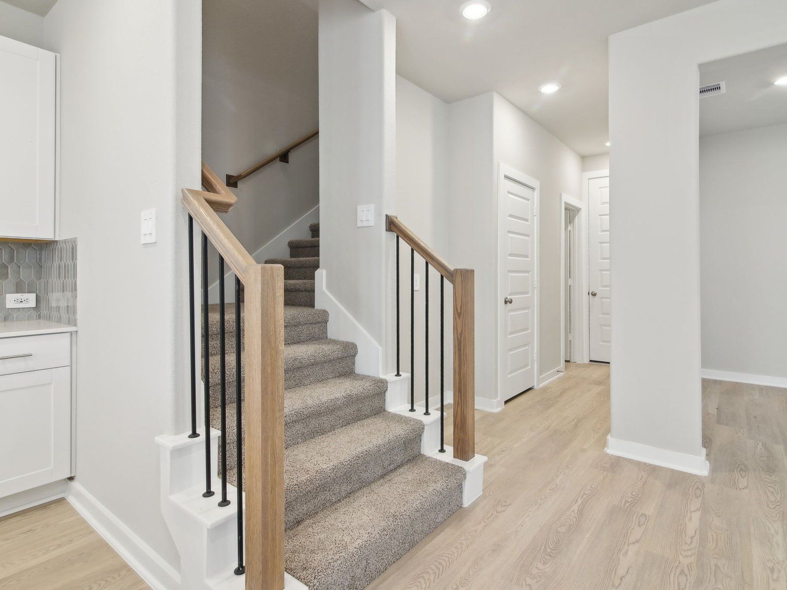 13-custom-Houston - Spring Brook Village - 10027 Rustic Charm St, Houston, TX 77080 - 013.jpg
