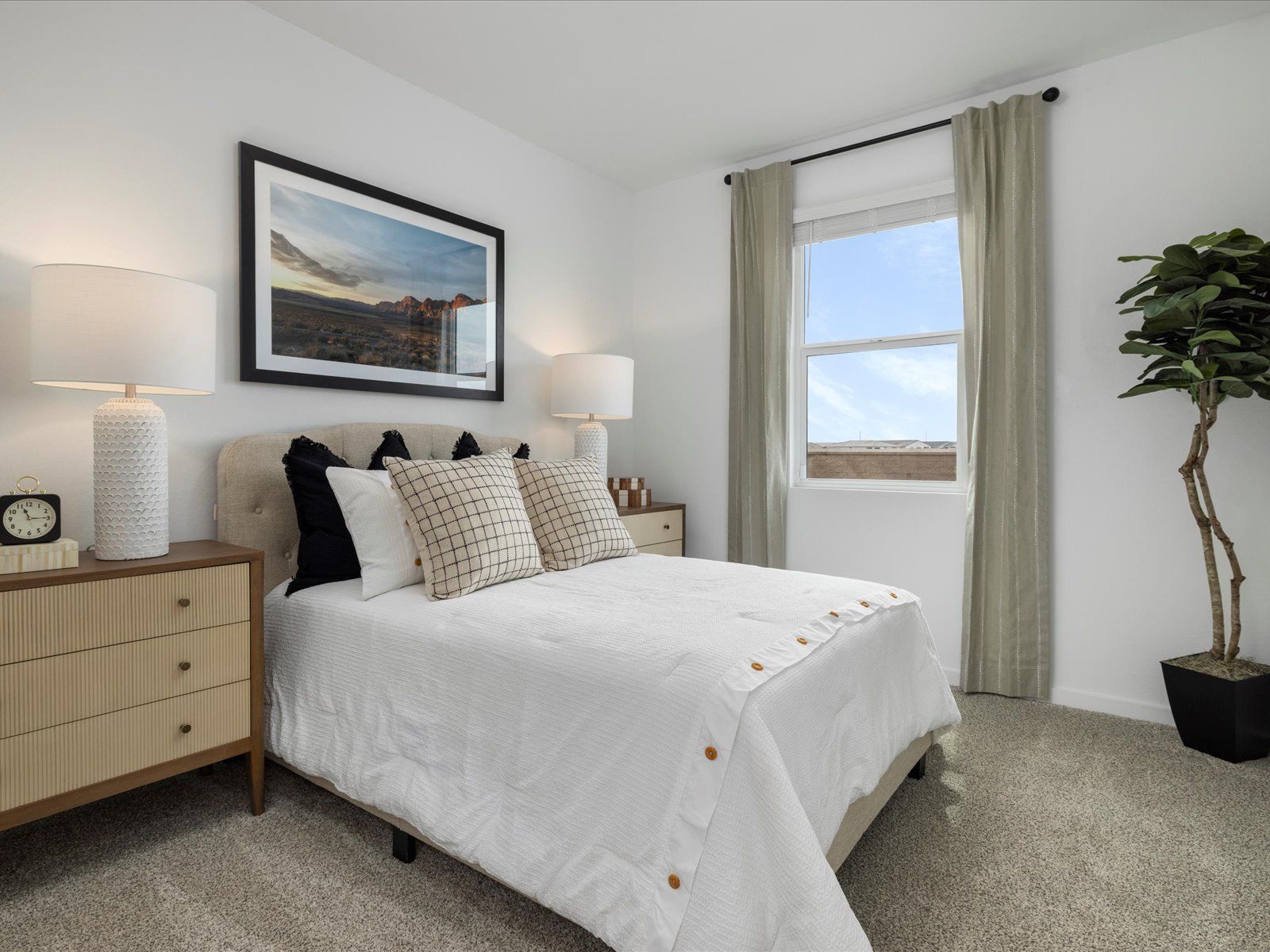 The Leslie floorplan modeled at Anthem at Merrill Ranch