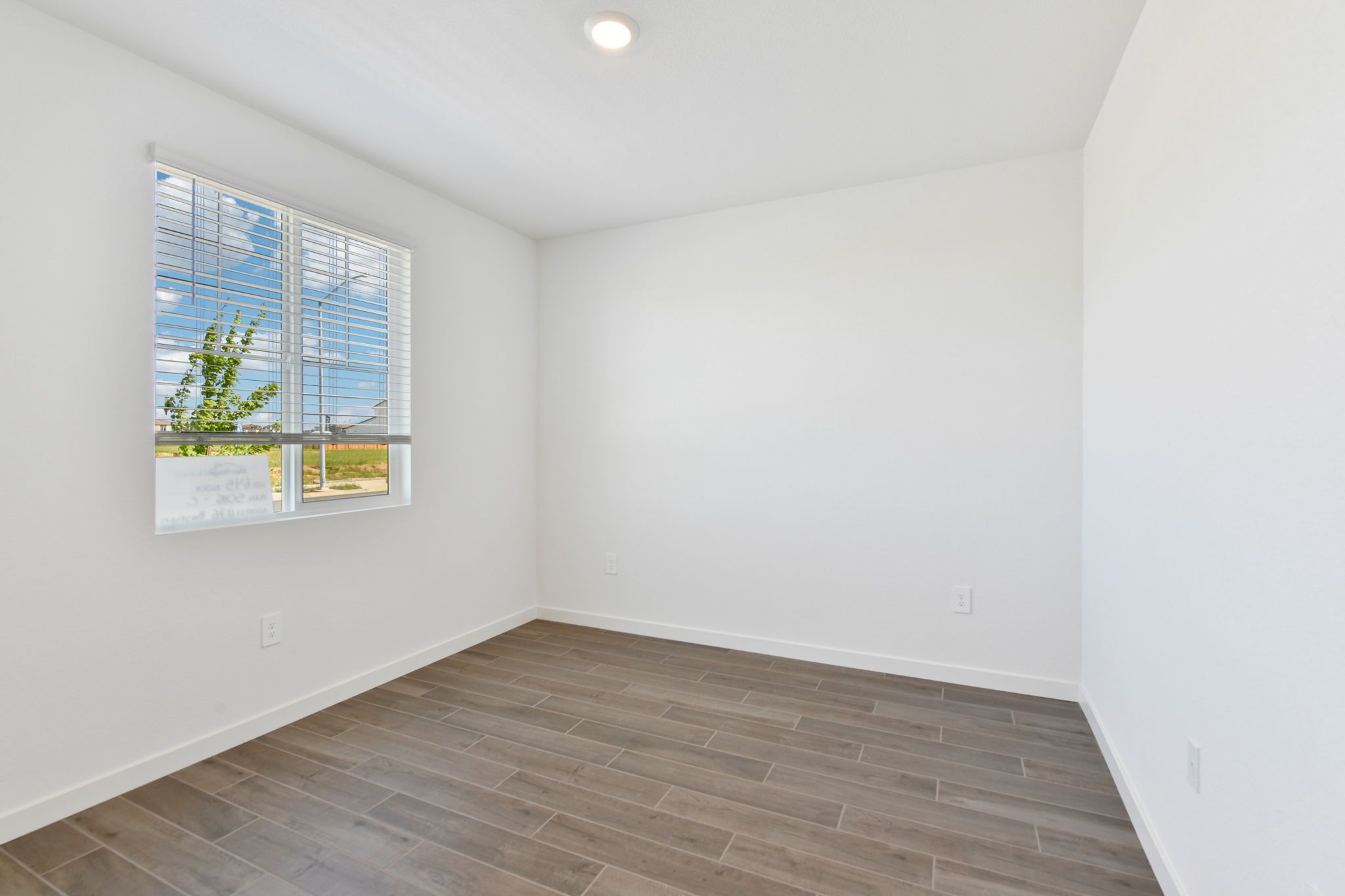 1276 Bastion Ave (Residence 2)