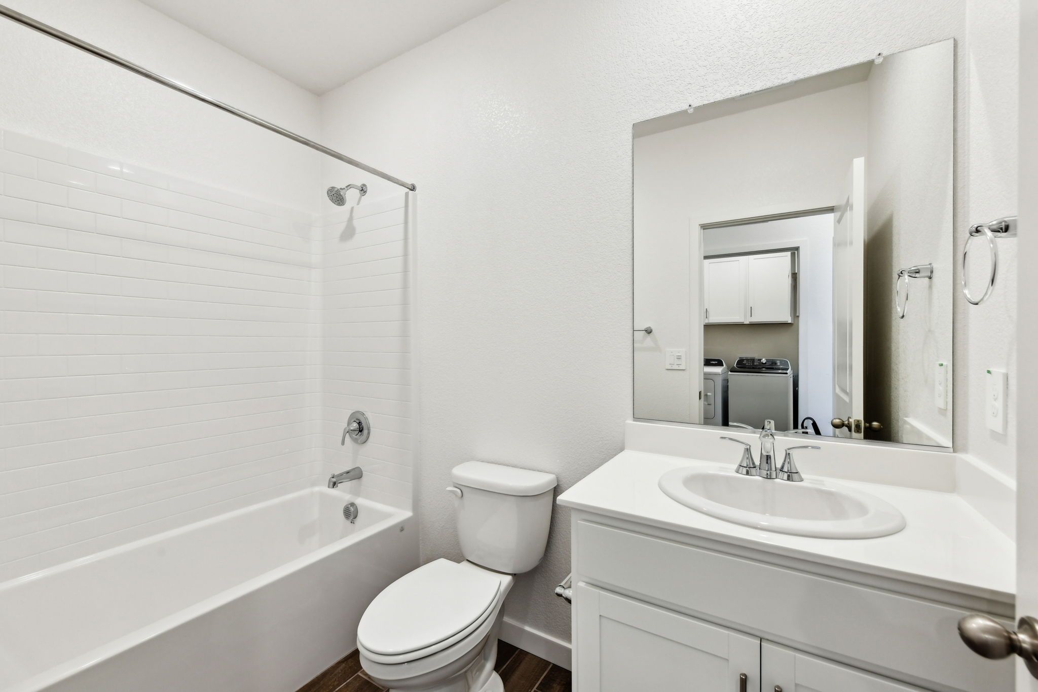 1276 Bastion Ave (Residence 2)