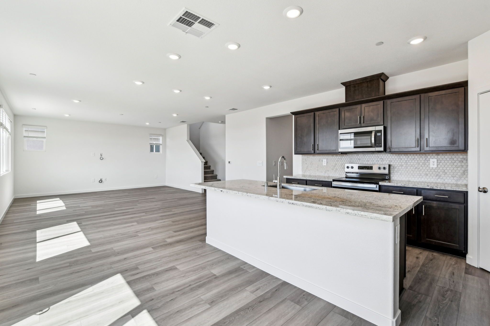 NCA_Vernon_5022_Kitchen_1280_BastionAve_3.jpg