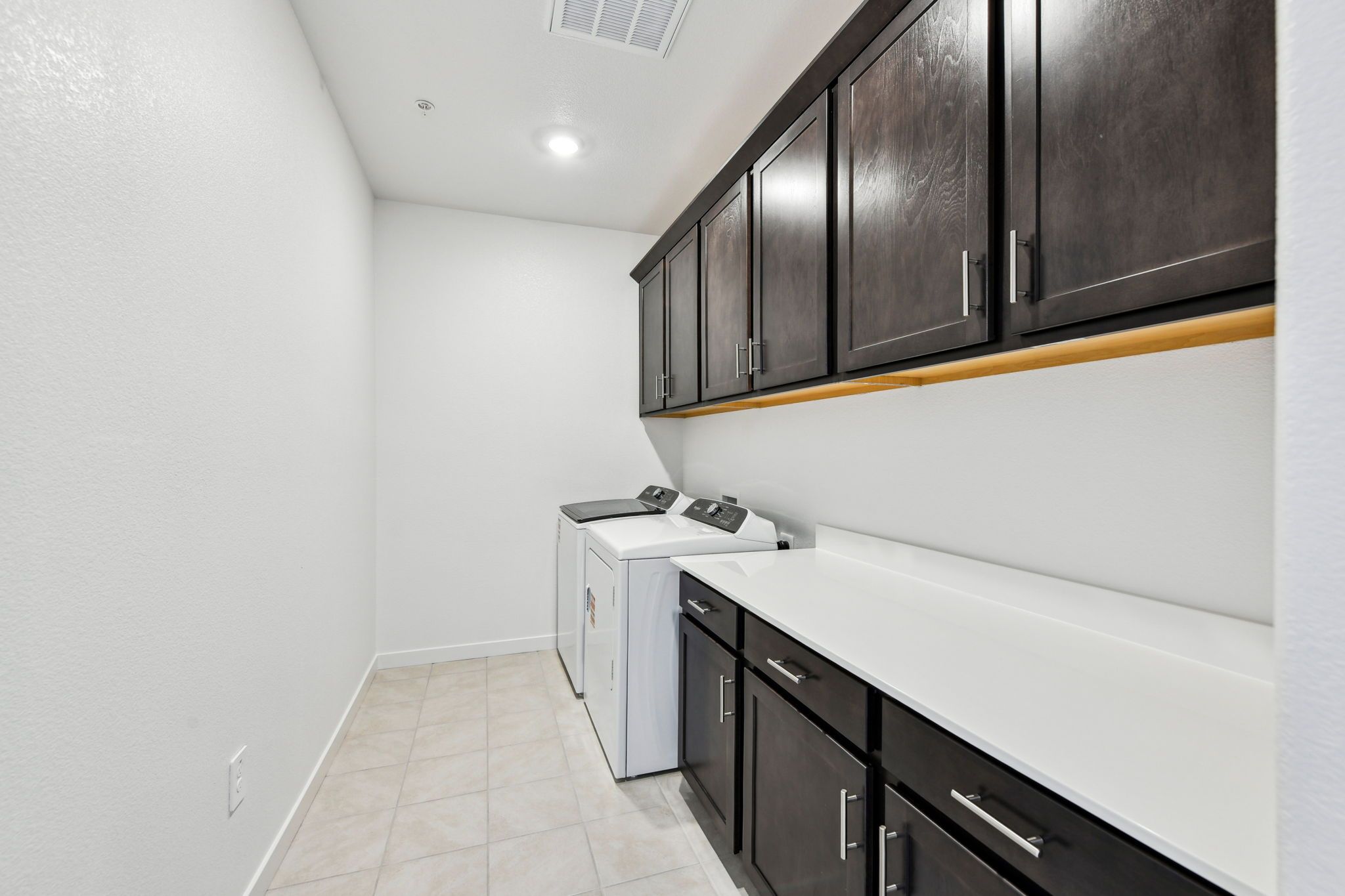 NCA_Vernon_5022_Laundry_1280_BastionAve_.jpg