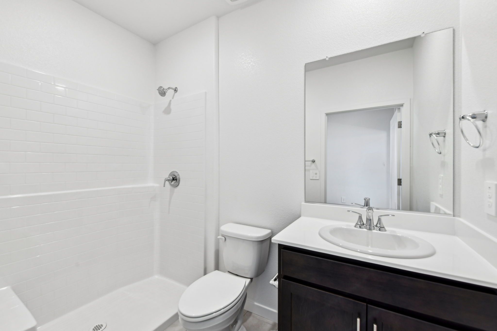 NCA_Vernon_5022_Bathroom_1280_BastionAve_.jpg