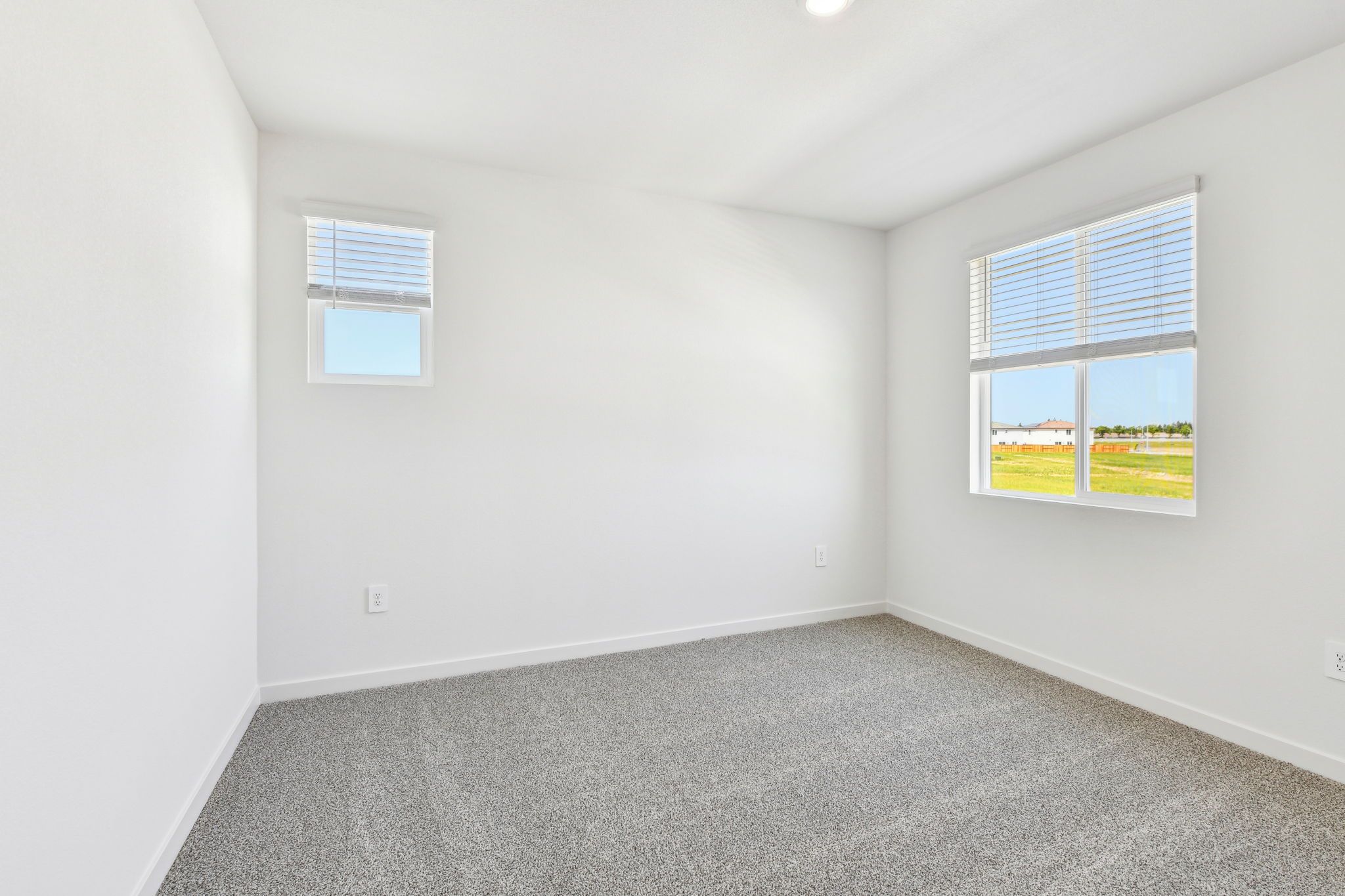 NCA_Vernon_5022_Bedroom_1280_BastionAve_3.jpg