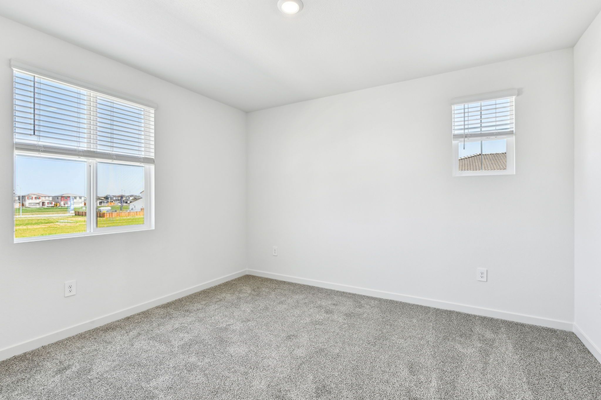 NCA_Vernon_5022_Bedroom_1280_BastionAve_5.jpg