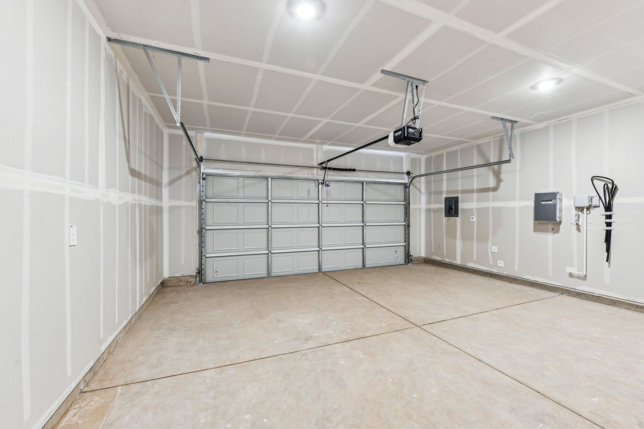 NCA_Vernon_5022_Garage_1280_BastionAve_.jpg