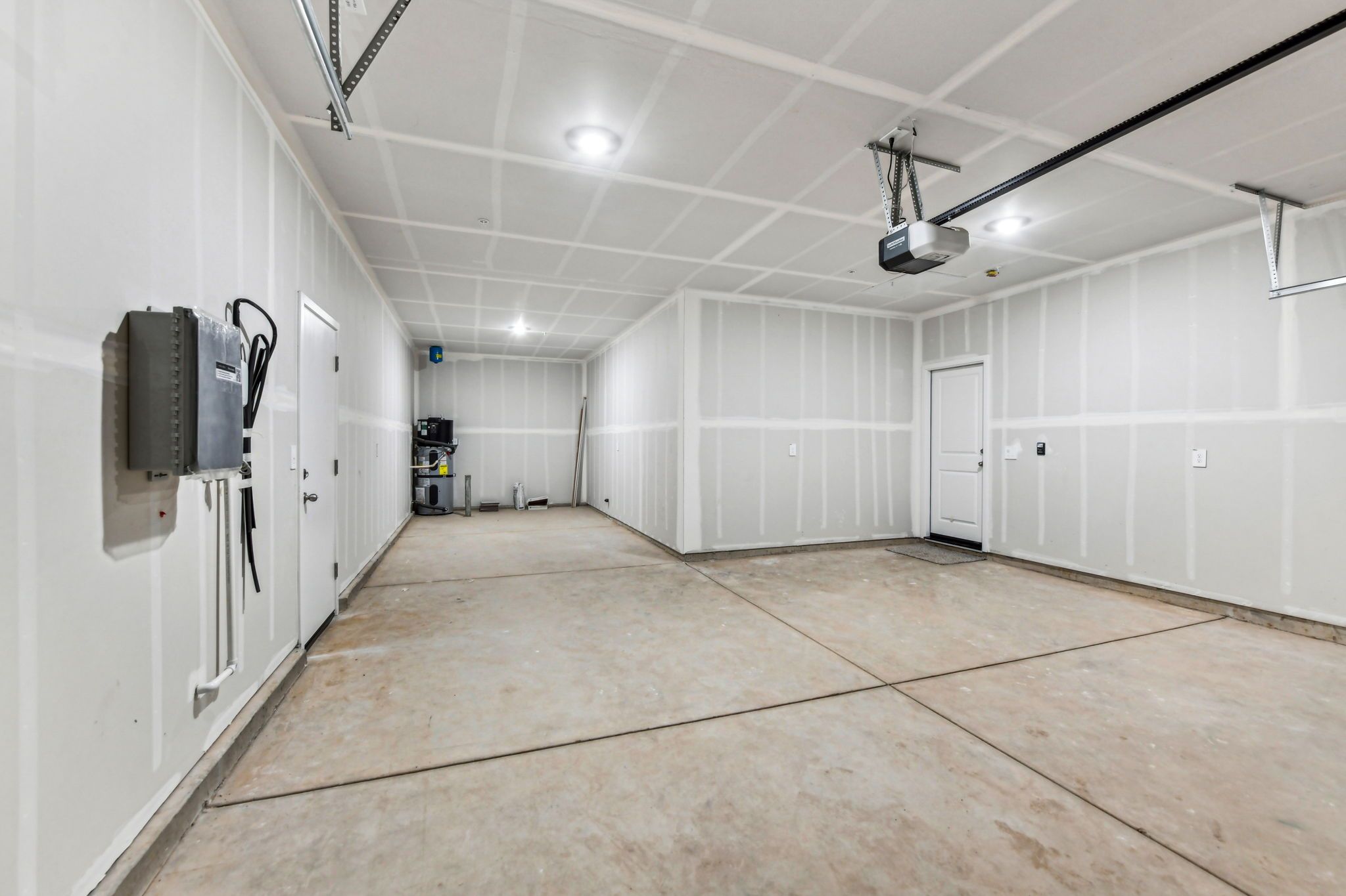 NCA_Vernon_5022_Garage_1280_BastionAve_2.jpg