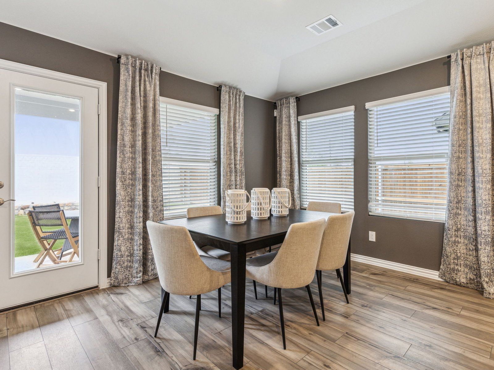 The Henderson floorplan featured at Lakehaven