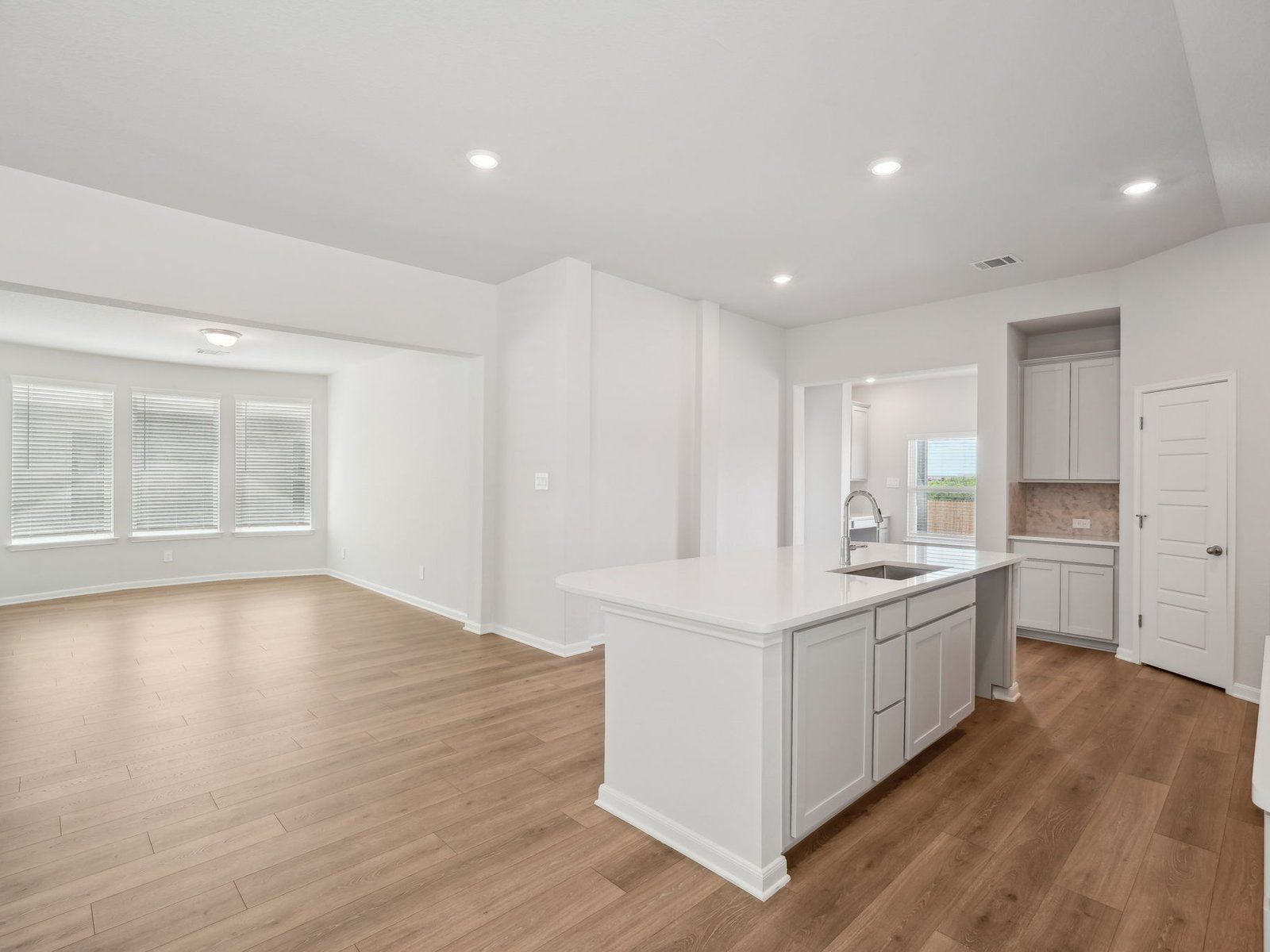 SAN_Sagebrooke_Rio Grande_3010_Kitchen_11526 Cottage Pt_010.jpg
