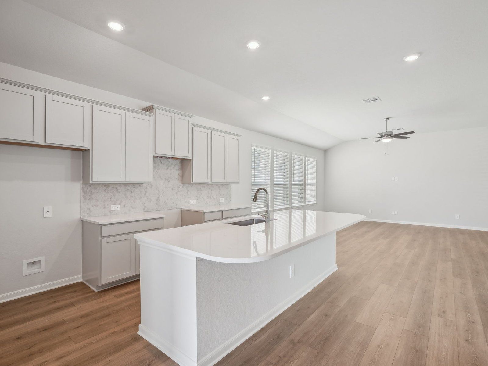 SAN_Sagebrooke_Rio Grande_3010_Kitchen_11526 Cottage Pt_012.jpg