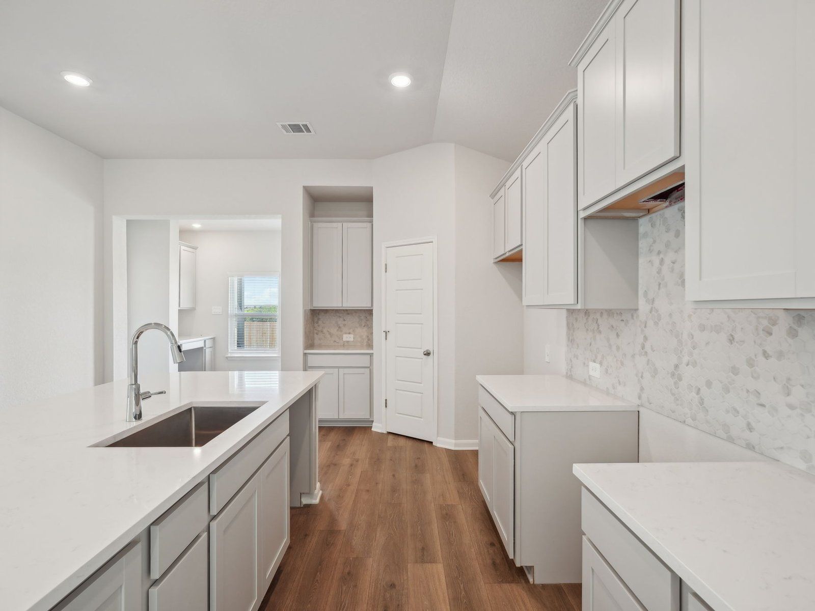 SAN_Sagebrooke_Rio Grande_3010_Kitchen_11526 Cottage Pt_014.jpg