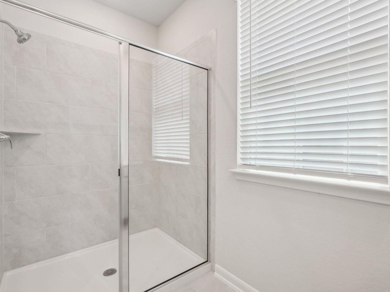 SAN_Sagebrooke_Rio Grande_3010_Primary Bath_11526 Cottage Pt_028.jpg