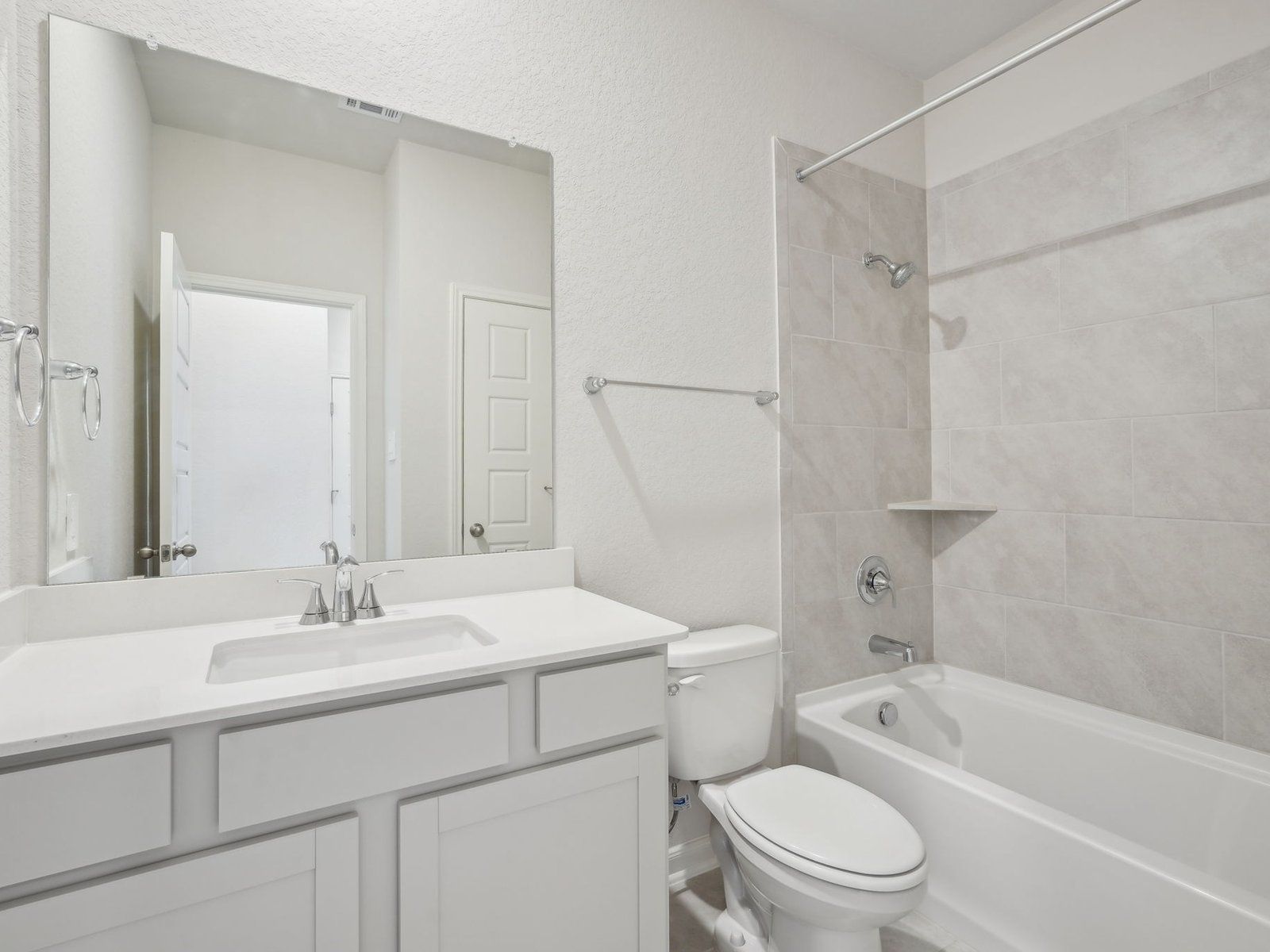 SAN_Sagebrooke_Rio Grande_3010_Guest Bath_11526 Cottage Pt_020.jpg