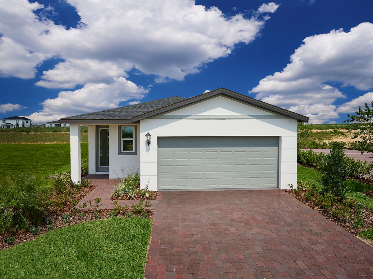 Exterior of the Everglade floorplan modeled at Hamilton Bluff